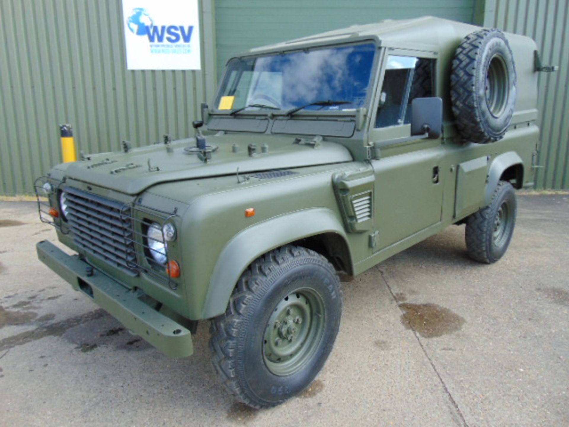 1998 Land Rover Wolf 110 Hard Top with Remus upgrade