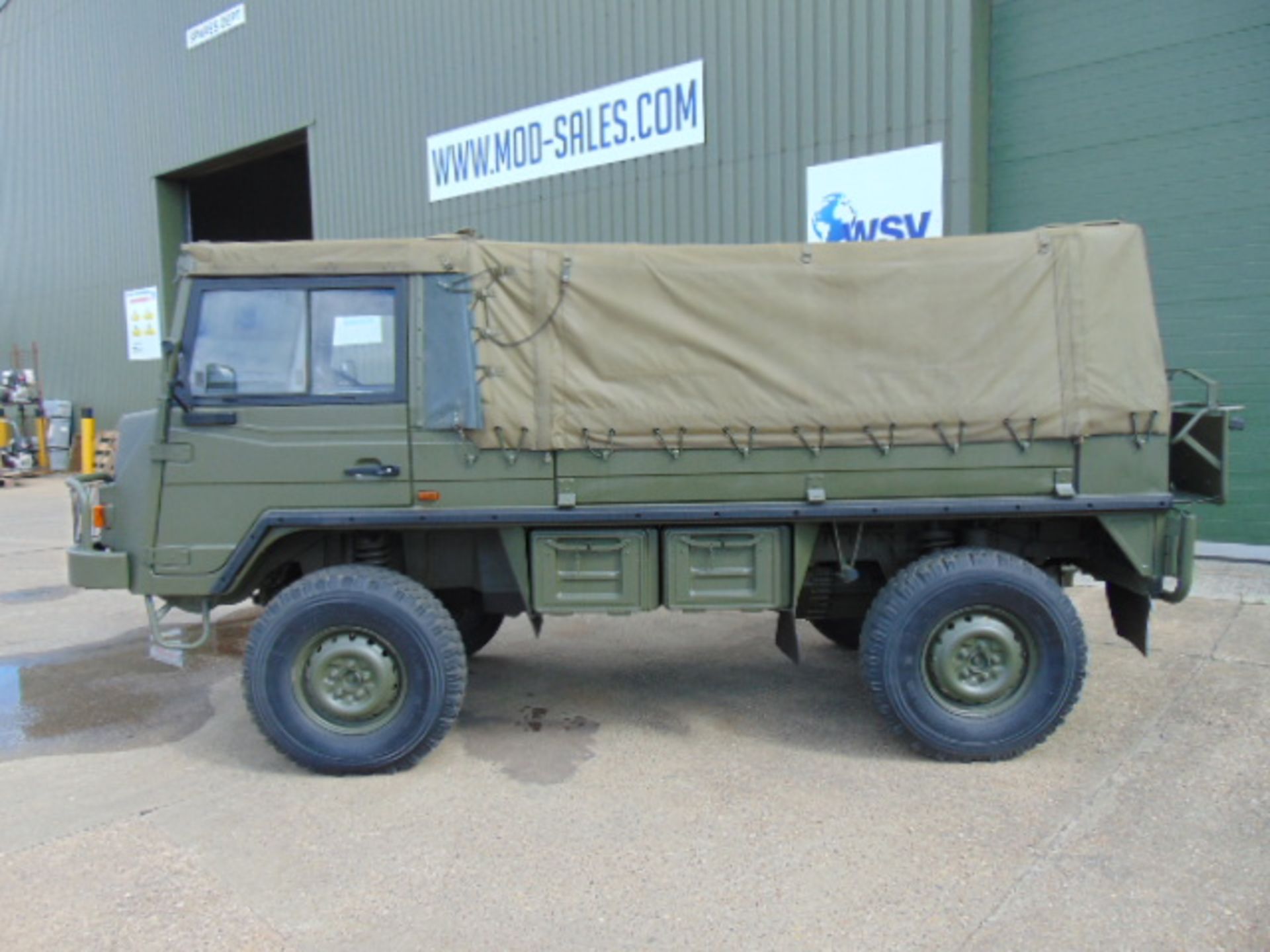 Pinzgauer 716 4X4 Soft Top - Image 5 of 29