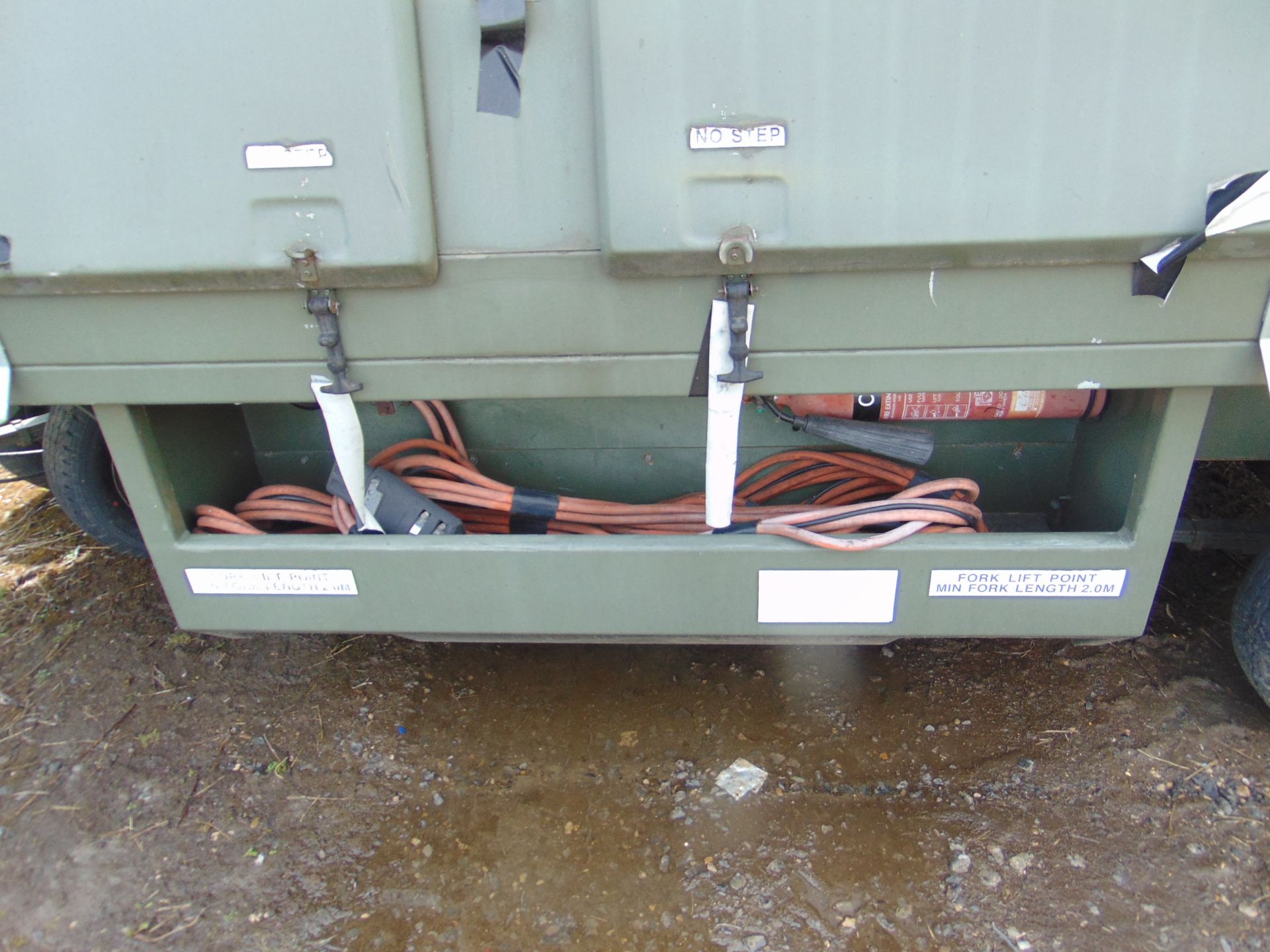 HOUCHIN AEROSPACE 60 KVA + 28 VOLT DC GROUND POWER UNIT CUMMINS DIESEL C/W LEADS - Image 4 of 12