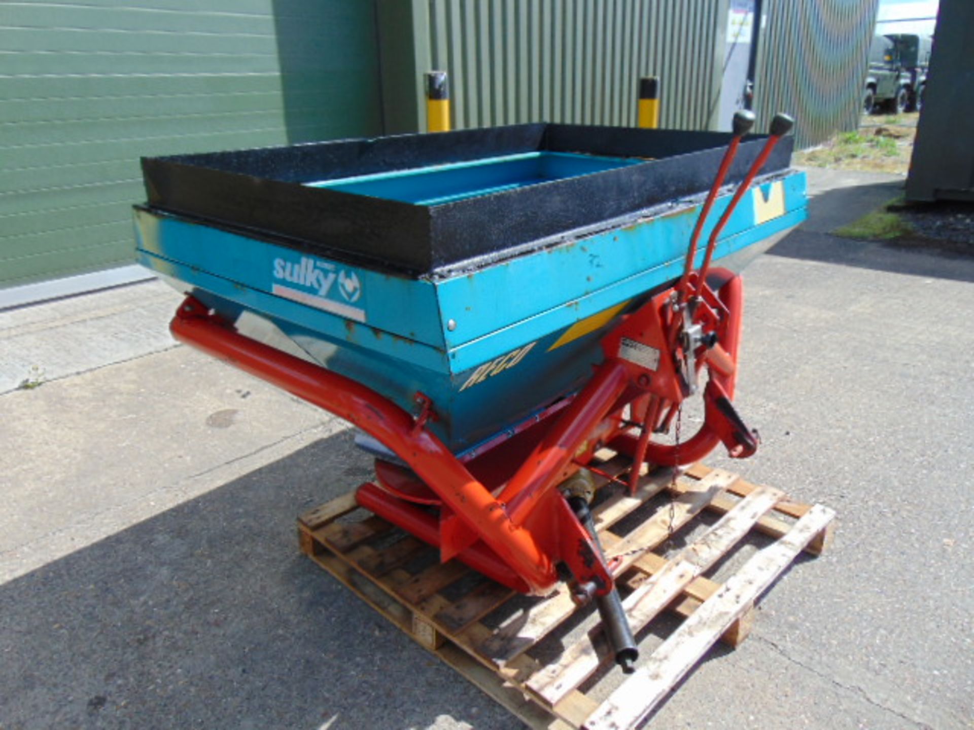 Sulky DR650 Twin Disc 650kg Fertiliser Spreader - Image 2 of 11