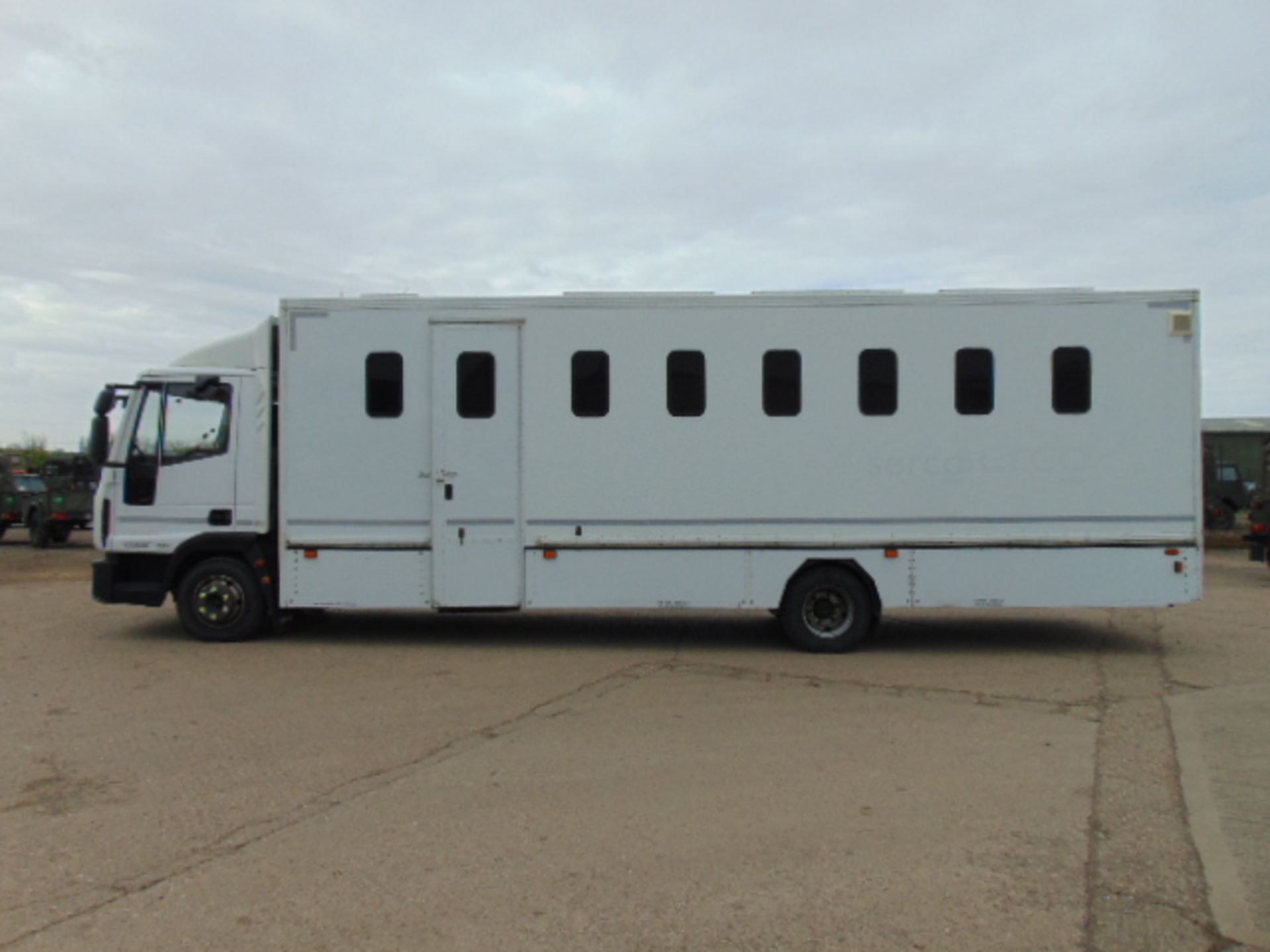 2011 Iveco Eurocargo 100E18 Day Cab Box Van 4x2 3.9L Diesel - Prison/Secure Transport Vehicle - Image 4 of 24