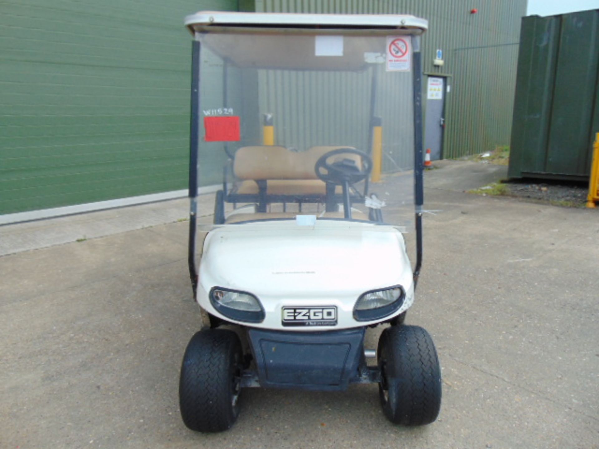 E-Z-GO 4 Seater Golf Buggy ONLY 1128 HOURS! - Image 2 of 13