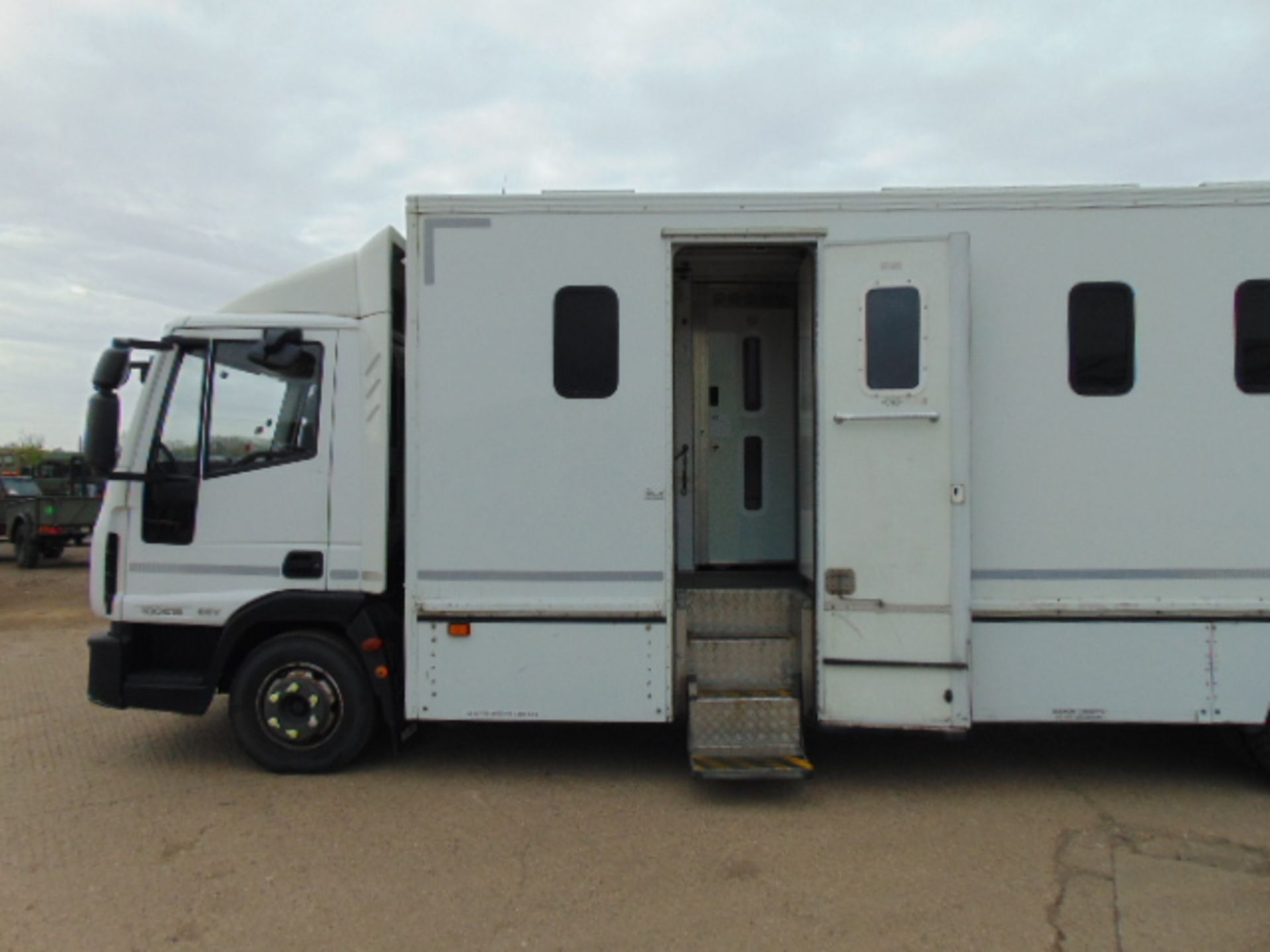 2011 Iveco Eurocargo 100E18 Day Cab Box Van 4x2 3.9L Diesel - Prison/Secure Transport Vehicle - Image 9 of 24