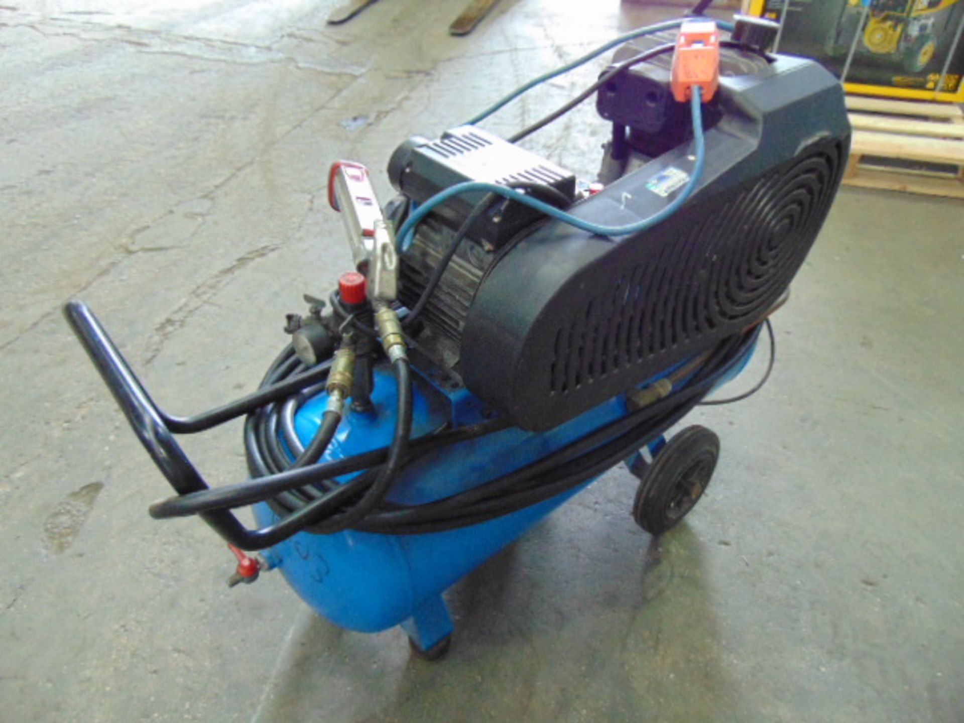 ABAC B 2800B-60 cm 3 V240 Kompex Mobile Air Compressor - Image 5 of 8