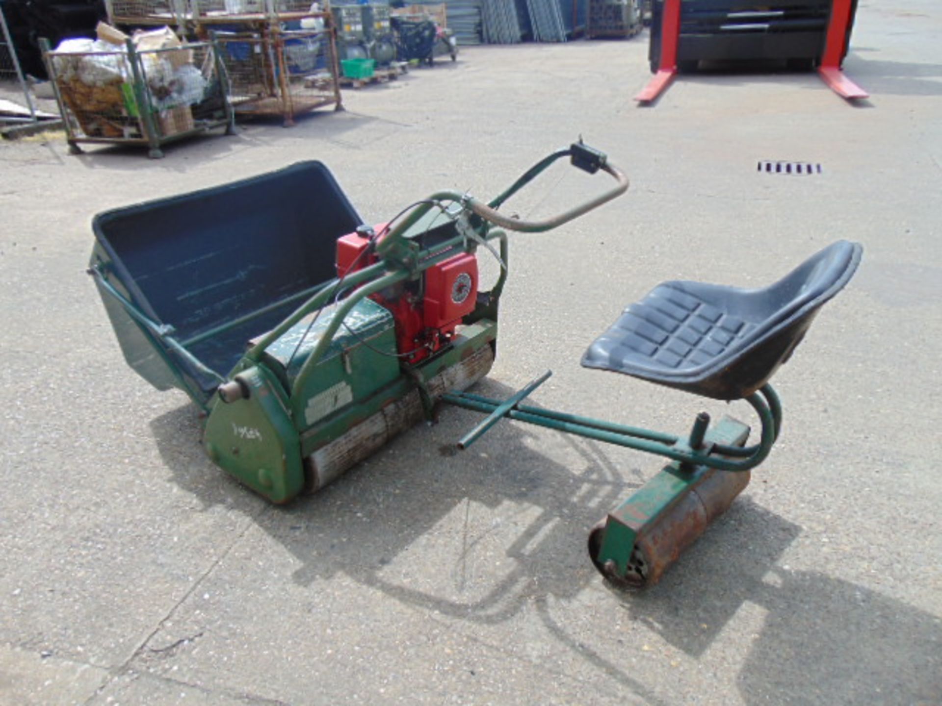 Atco 34" Groundsman B34 Lawn Mower with Magnum Kohler 8 engine - Image 4 of 14