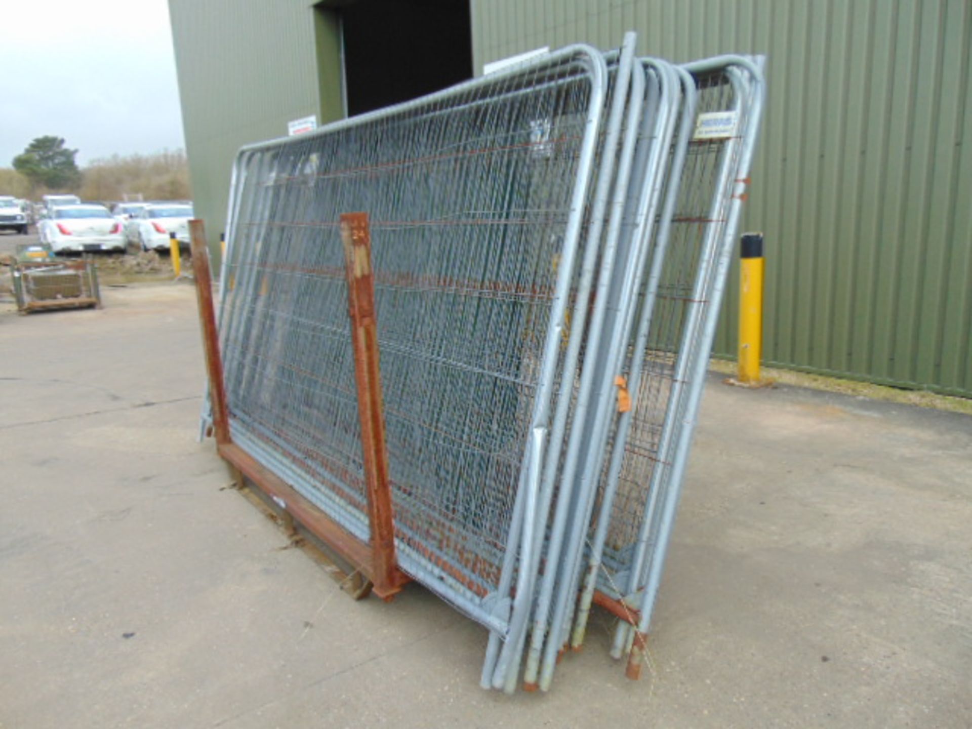 17 x Heras Style Fencing Panels 3.5m x 2m galvanized c/w with feet - Image 2 of 3
