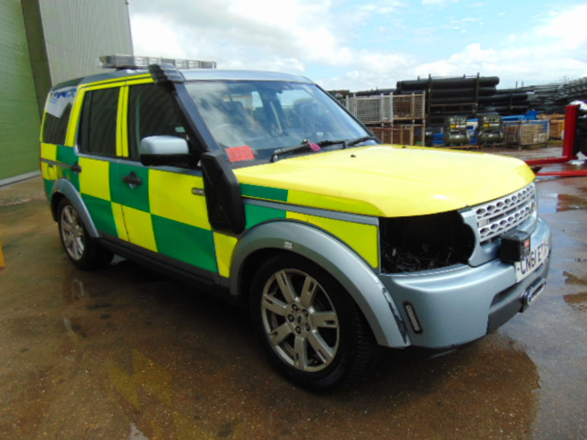 1 Owner 2011 Land Rover Discovery 4 SDV6 GS 5d 6 Speed Auto - Image 3 of 25