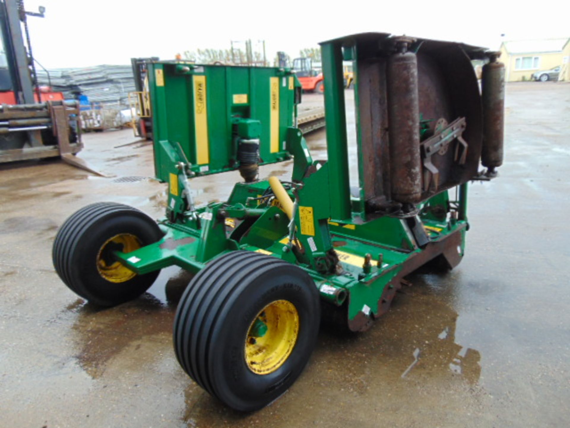 Major 12000 Grounds Major Batwing Roller Trailed Tractor Mower - Image 8 of 16