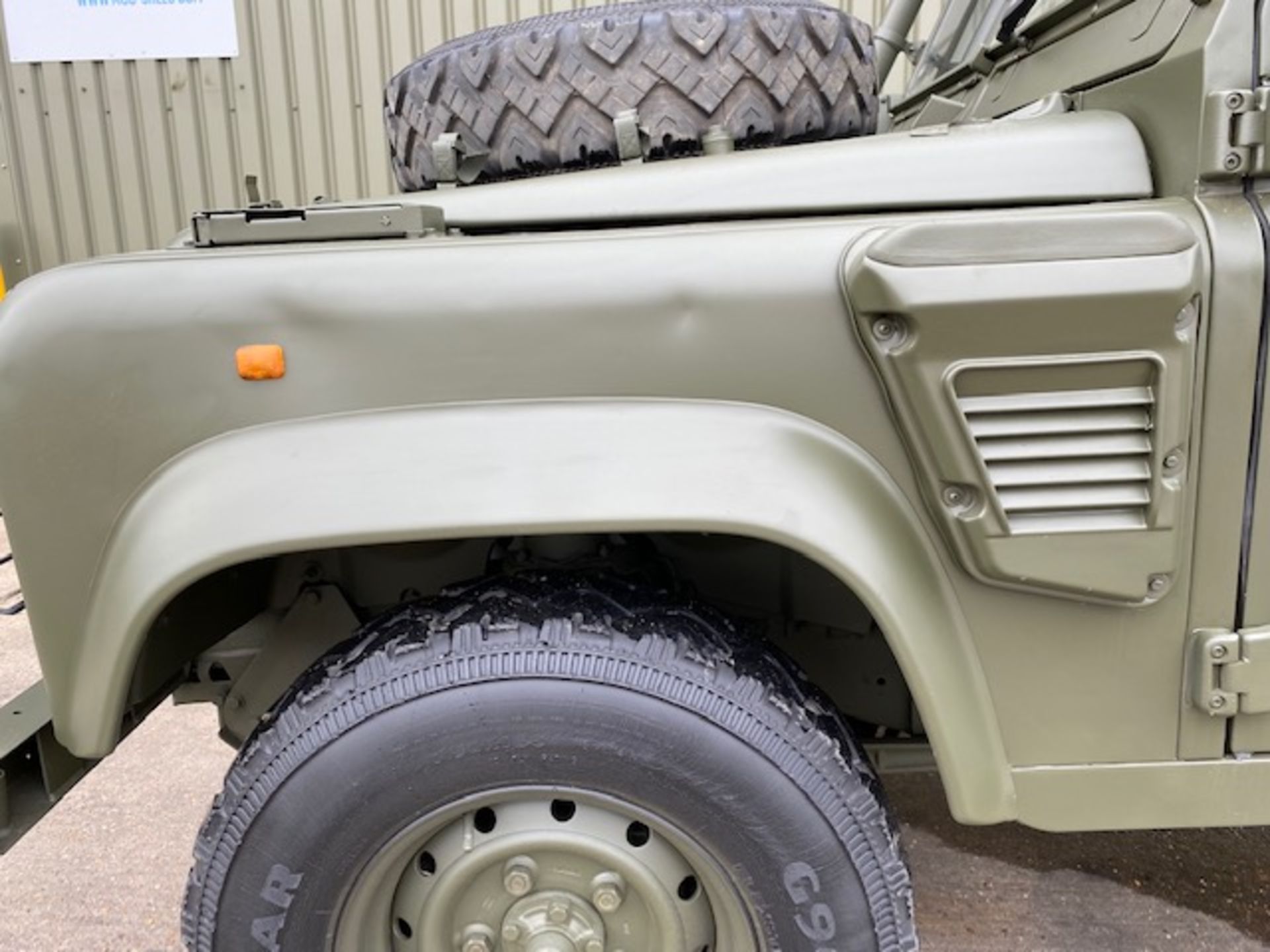 1997 Land Rover Wolf 110 Soft Top with Remus upgrade ONLY 141,383km! - Image 19 of 49