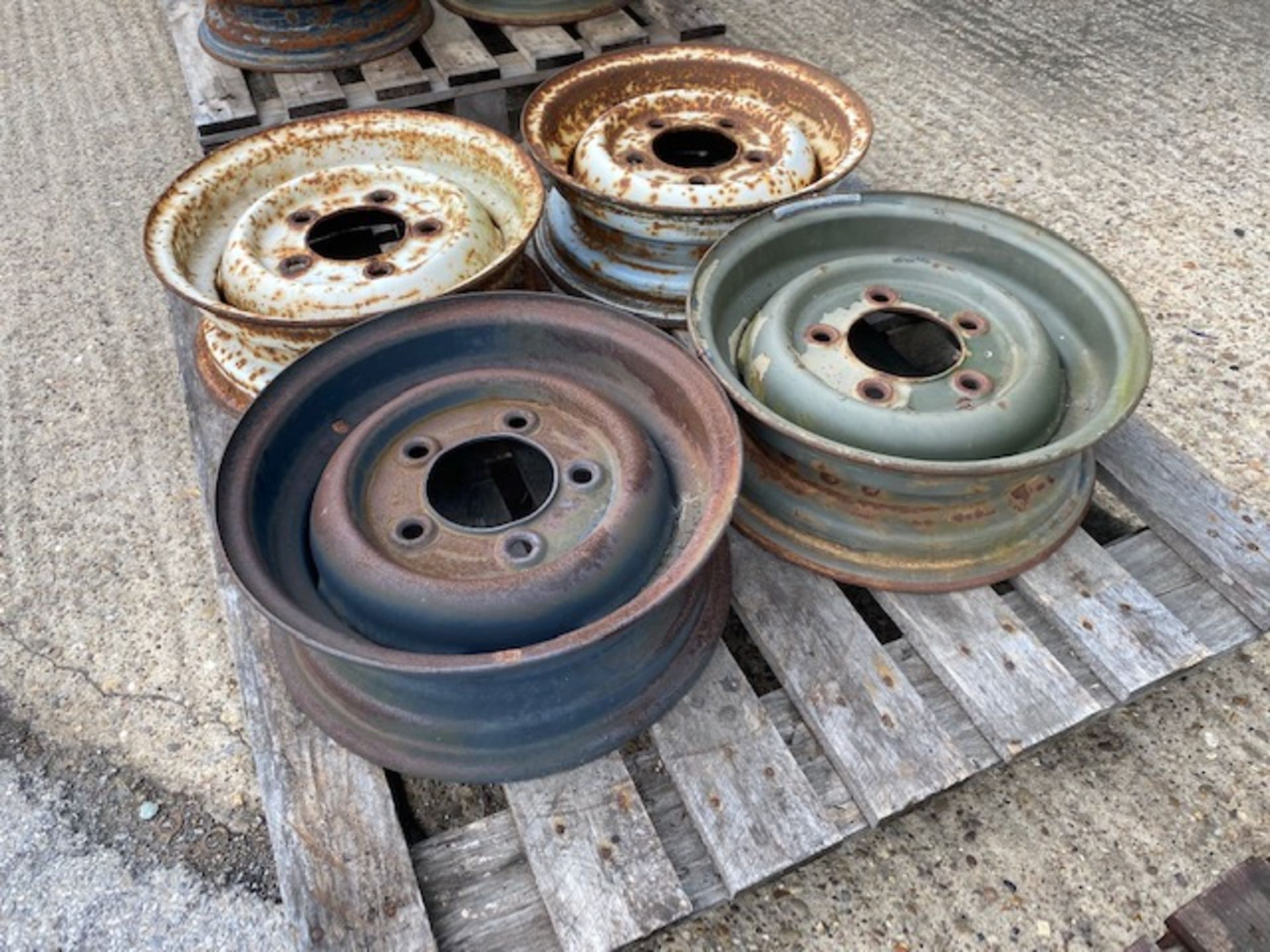 4X LAND ROVER WHEEL RIMS - Image 4 of 4