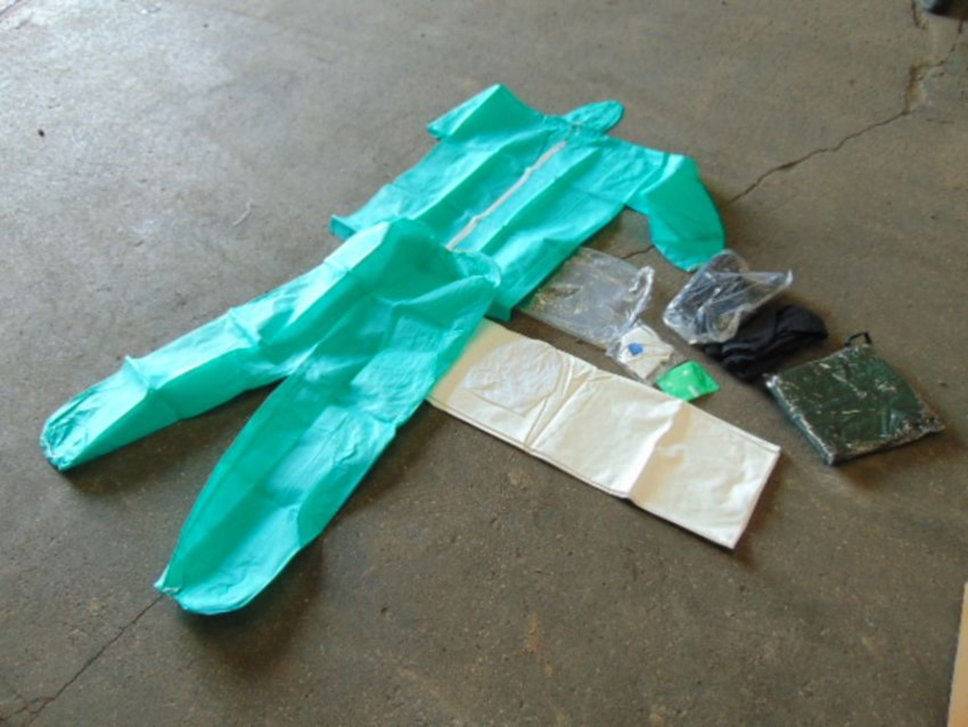 90 x New Unissued Protective Suit Kits - Image 8 of 12