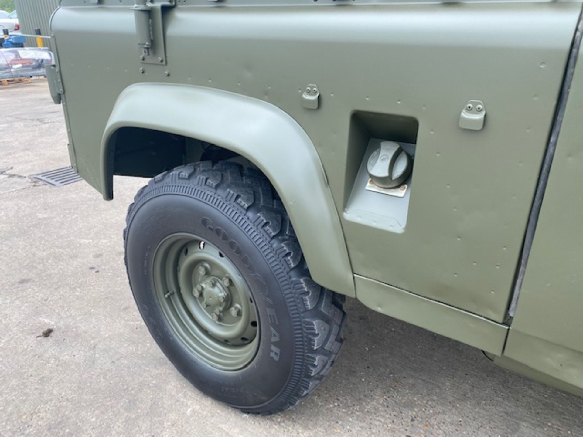 1998 Land Rover Wolf 90 Hard Top with Remus upgrade ONLY 89,208km! - Image 22 of 47