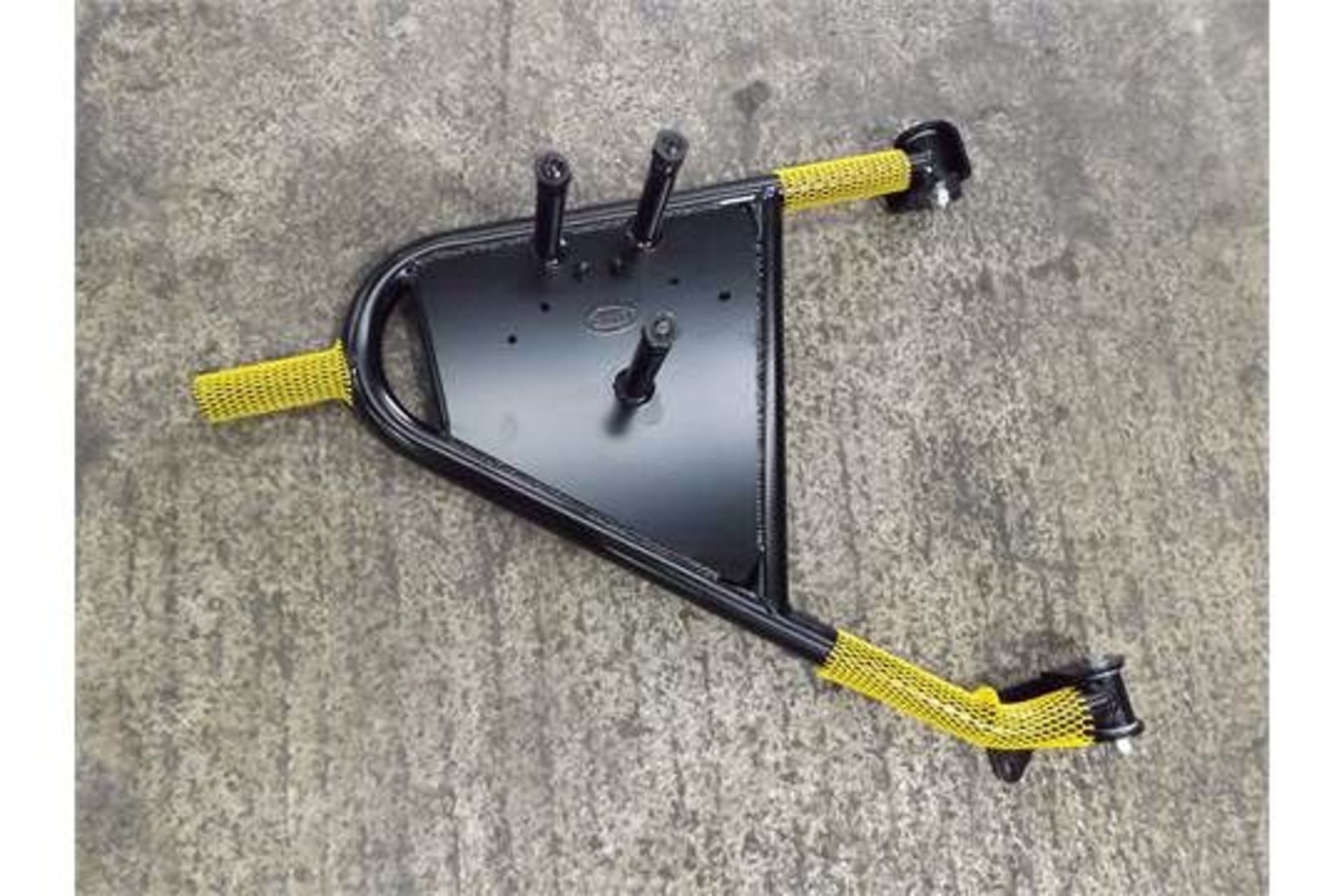 Land Rover Swing Out Spare Wheel Carrier Kit VPLDR0130 - Image 10 of 10