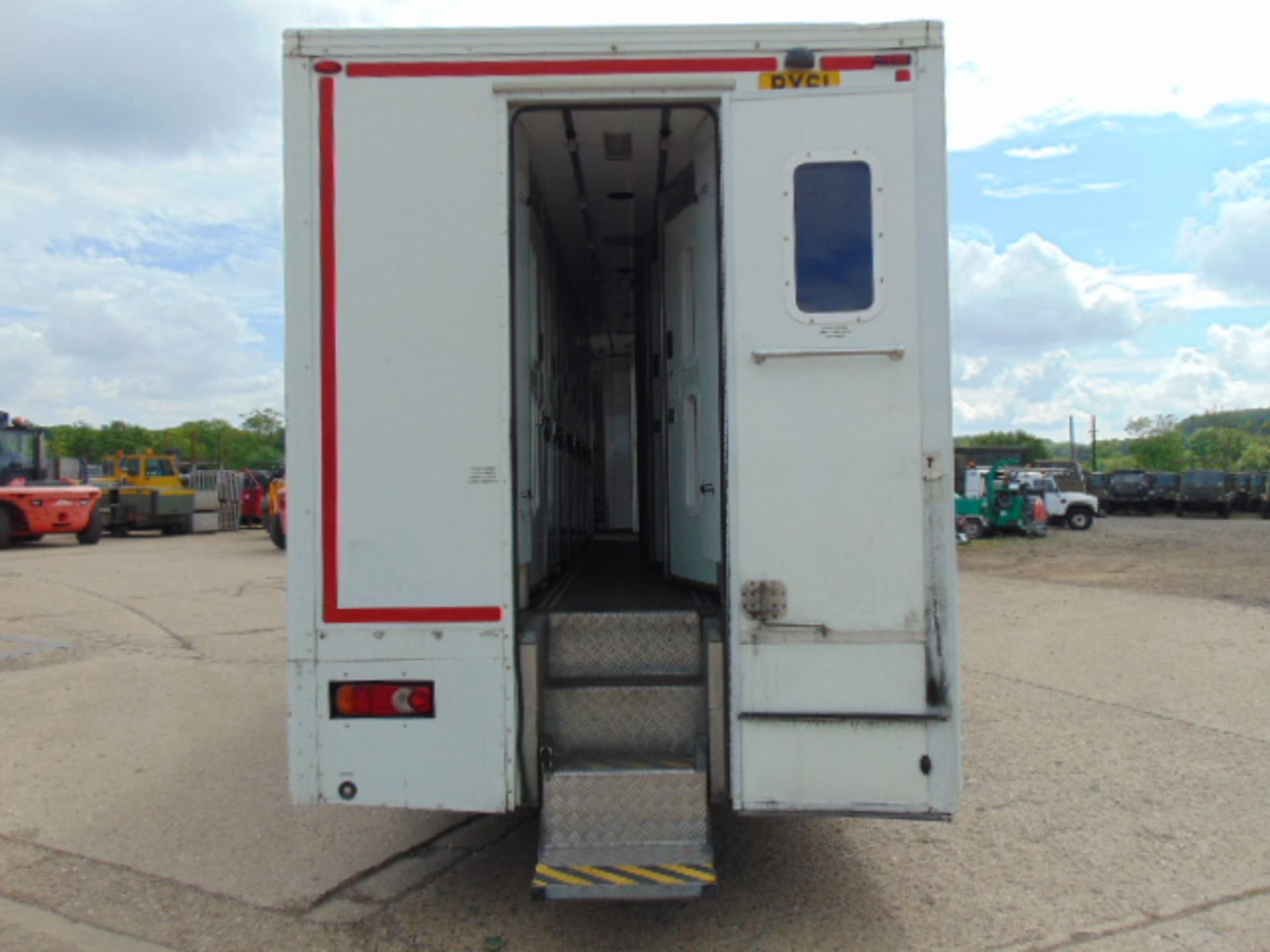 2011 Iveco Eurocargo 100E18 Day Cab Box Van 4x2 3.9L Diesel - Prison/Secure Transport Vehicle - Bild 10 aus 25