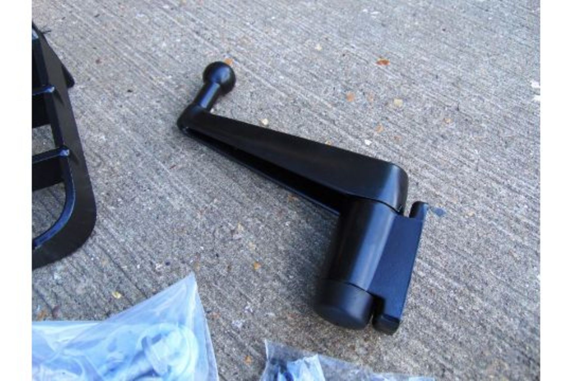 Land Rover Wolf Hard Top Rear Step Modification Kit Unissued - Bild 4 aus 5