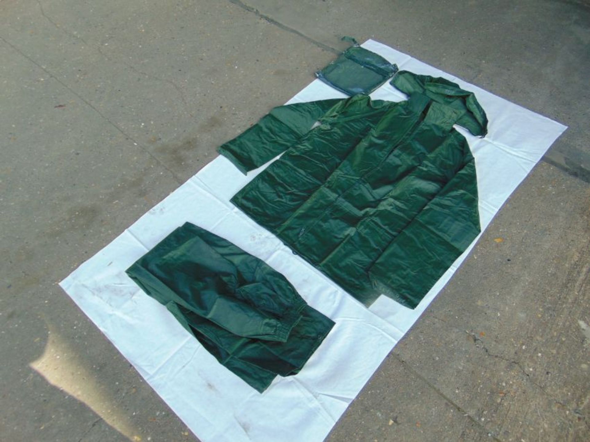 90 x New Unissued Protective Suit Kits - Image 3 of 13