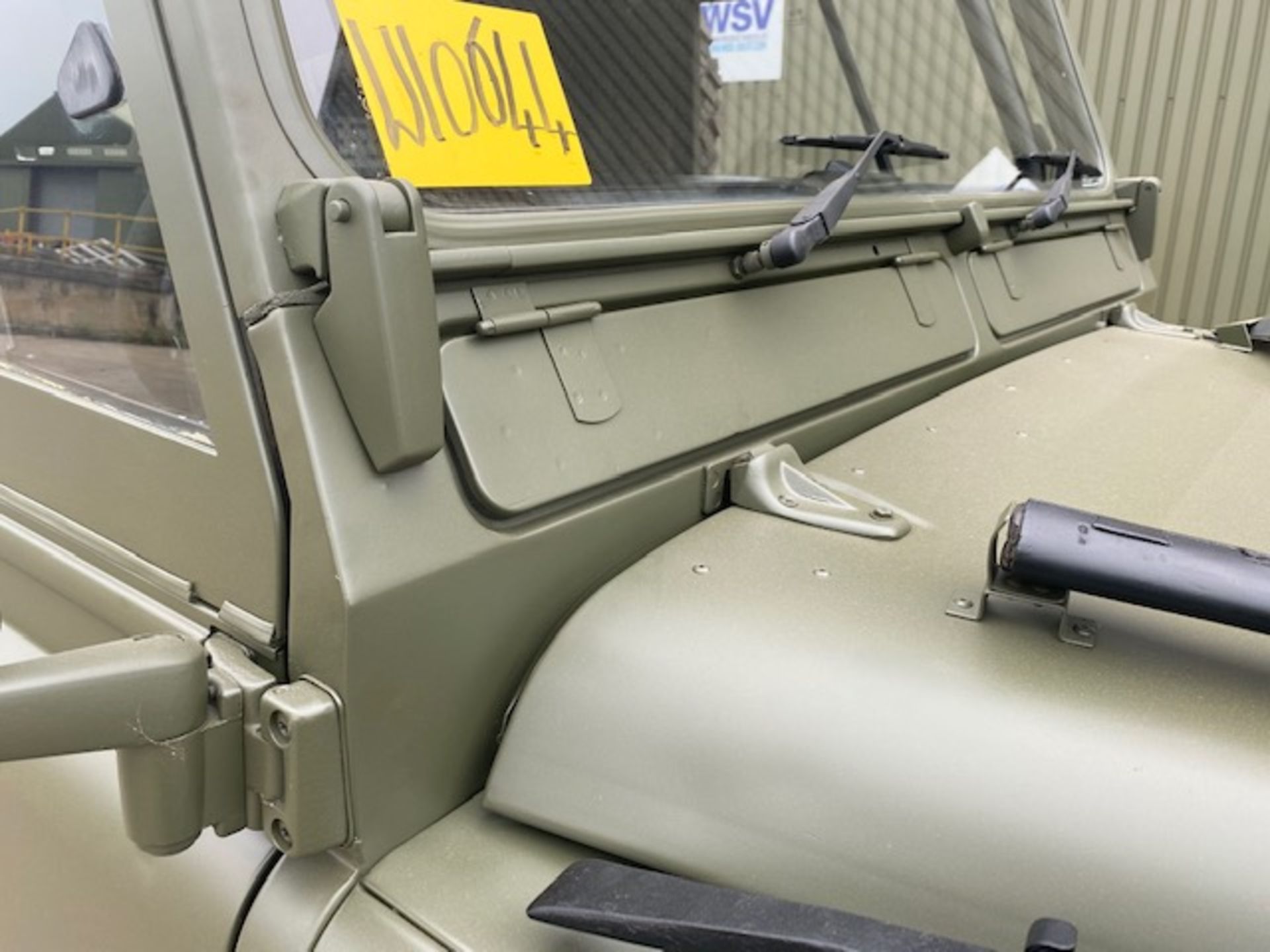 1998 Land Rover Wolf 90 Hard Top with Remus upgrade ONLY 89,208km! - Image 24 of 47