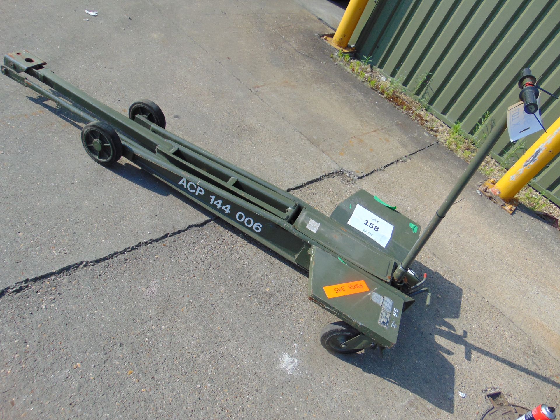 STEINBOCK HI- LIFT TROLLEY JACK FROM R.A.F. - Image 2 of 6
