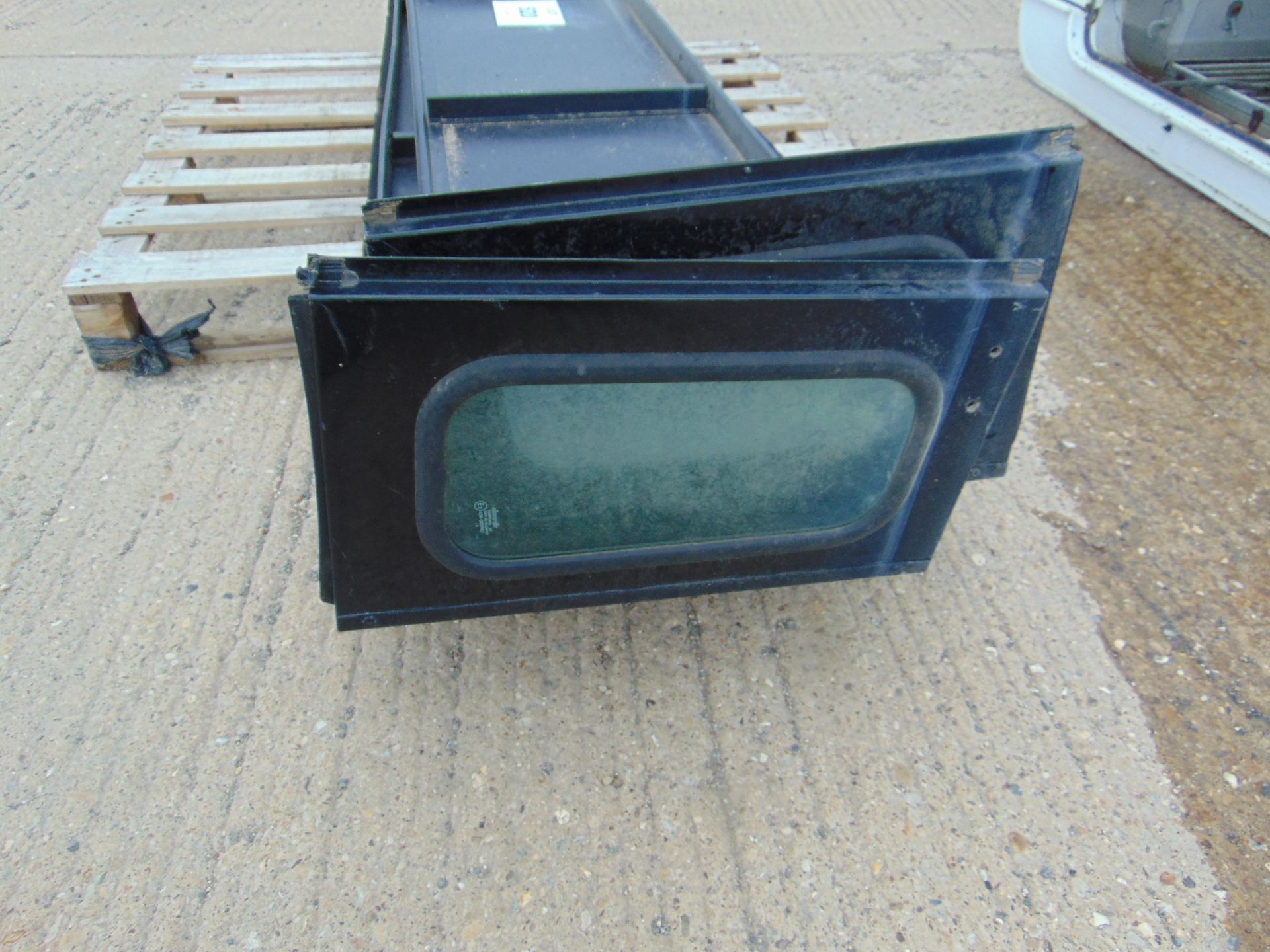 2X LAND ROVER 110 HARDTOP SIDE PANELS WITH REAR WINDOWS - Image 3 of 3