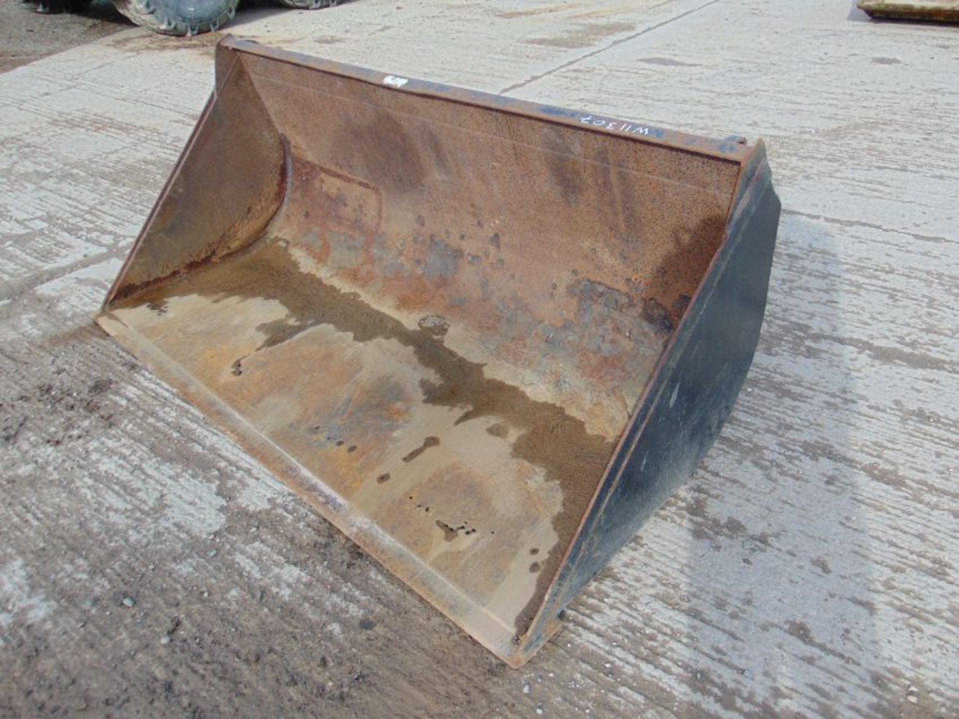 6ft Heavy Duty Loader Bucket - Image 2 of 4