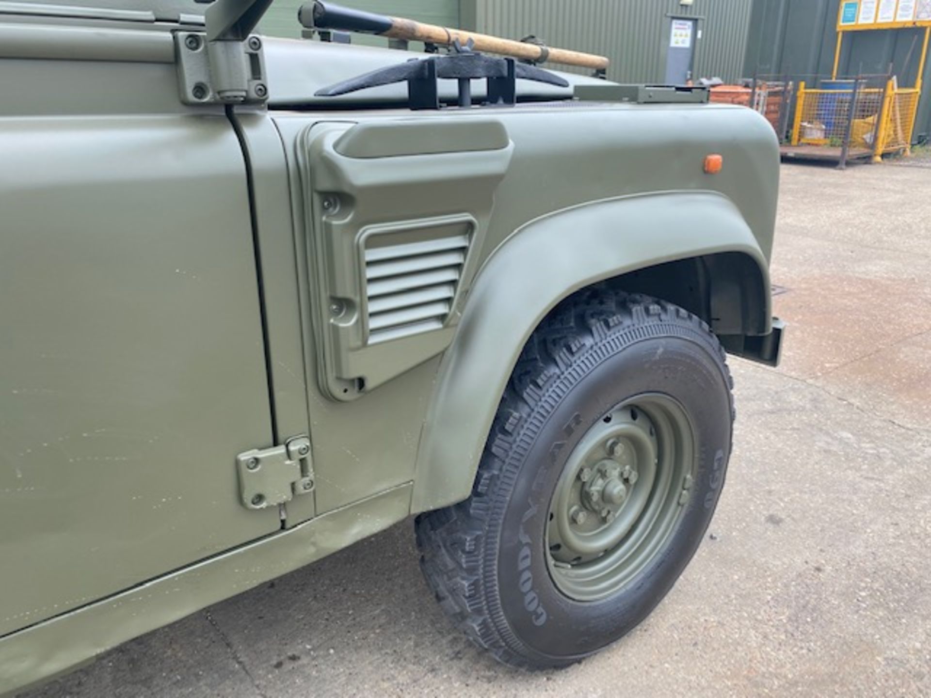 1998 Land Rover Wolf 90 Hard Top with Remus upgrade ONLY 89,208km! - Image 20 of 47