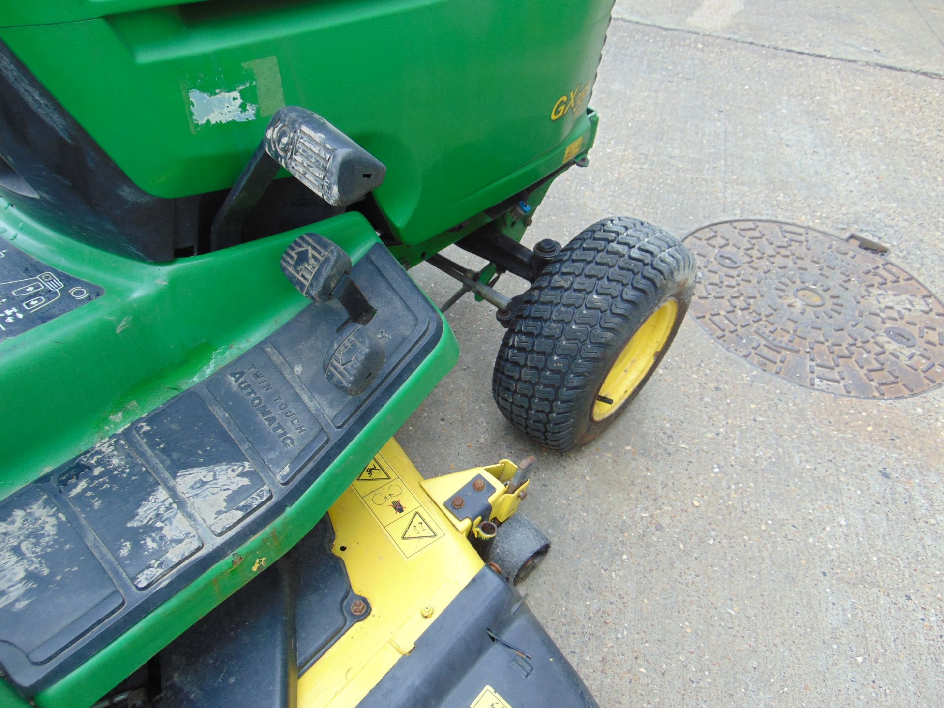 JOHN DEERE GX 355 DIESEL RIDE ON MOWER - Image 10 of 12