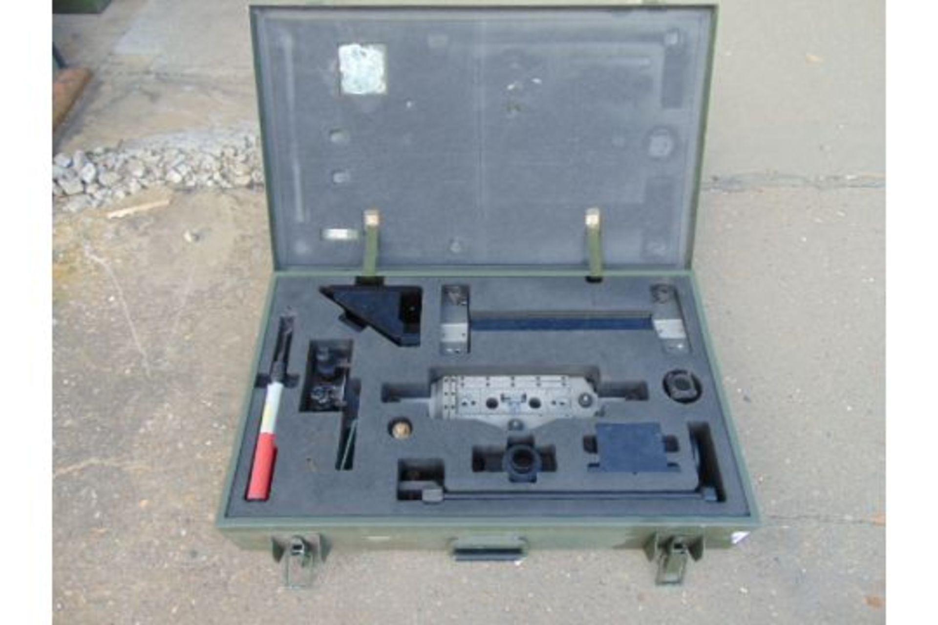 V. RARE IMAGE INTENSIFIED TOOL KIT IN ALUMINIUM TRANSIT CASE