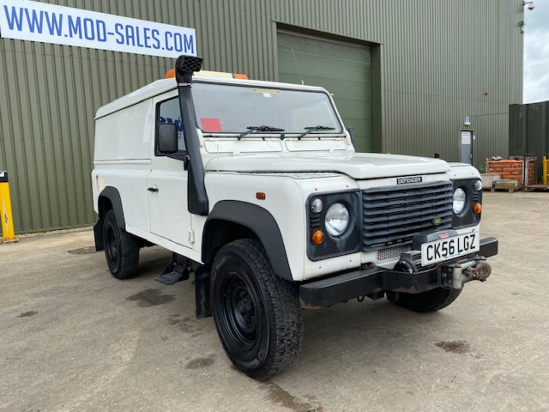 LAND ROVER DEFENDER 110 TD5 HARDTOP FITTED WINCH, SNORKEL AND WORKSHOP INTERIOR