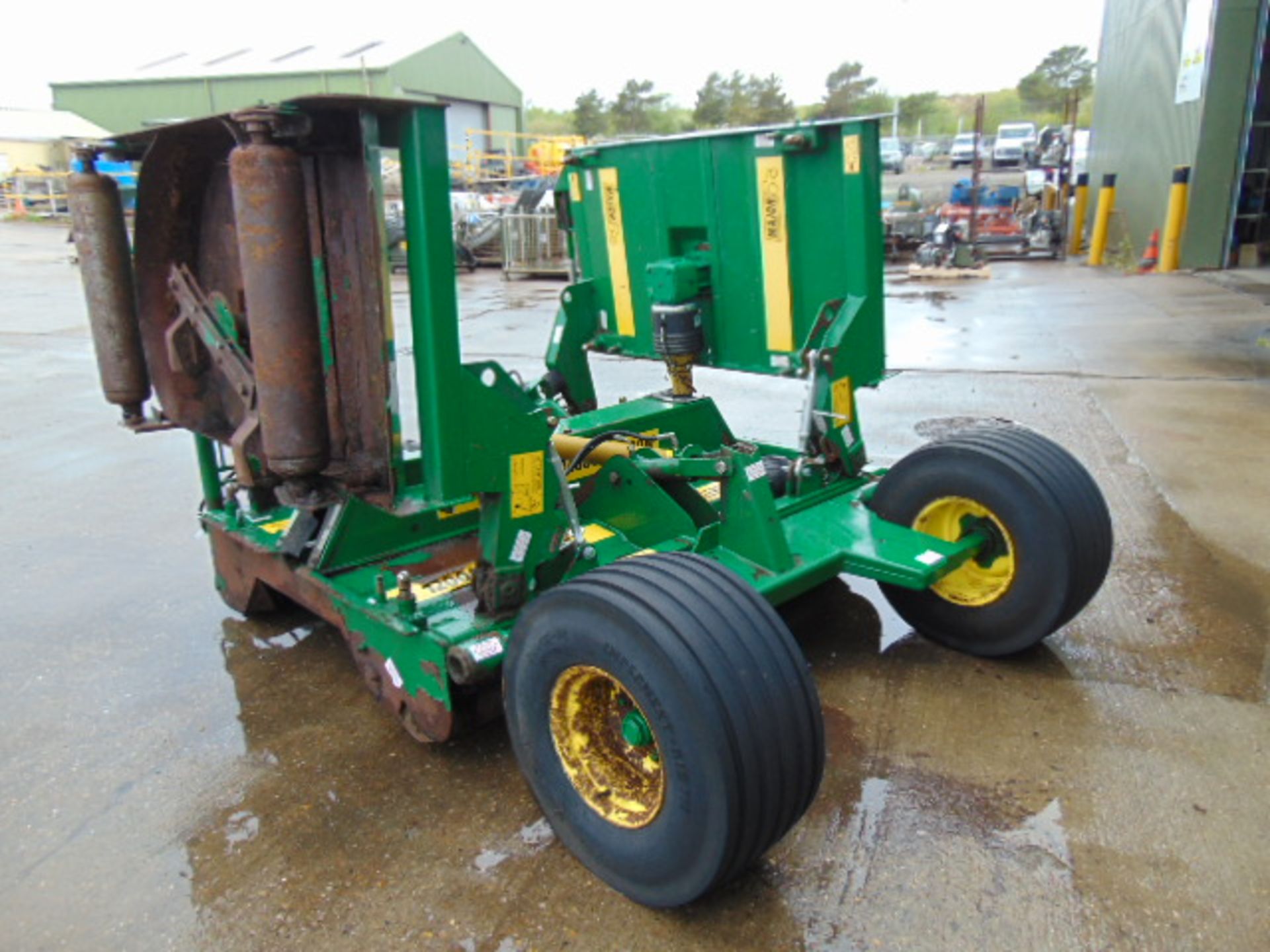 Major 12000 Grounds Major Batwing Roller Trailed Tractor Mower - Image 10 of 16