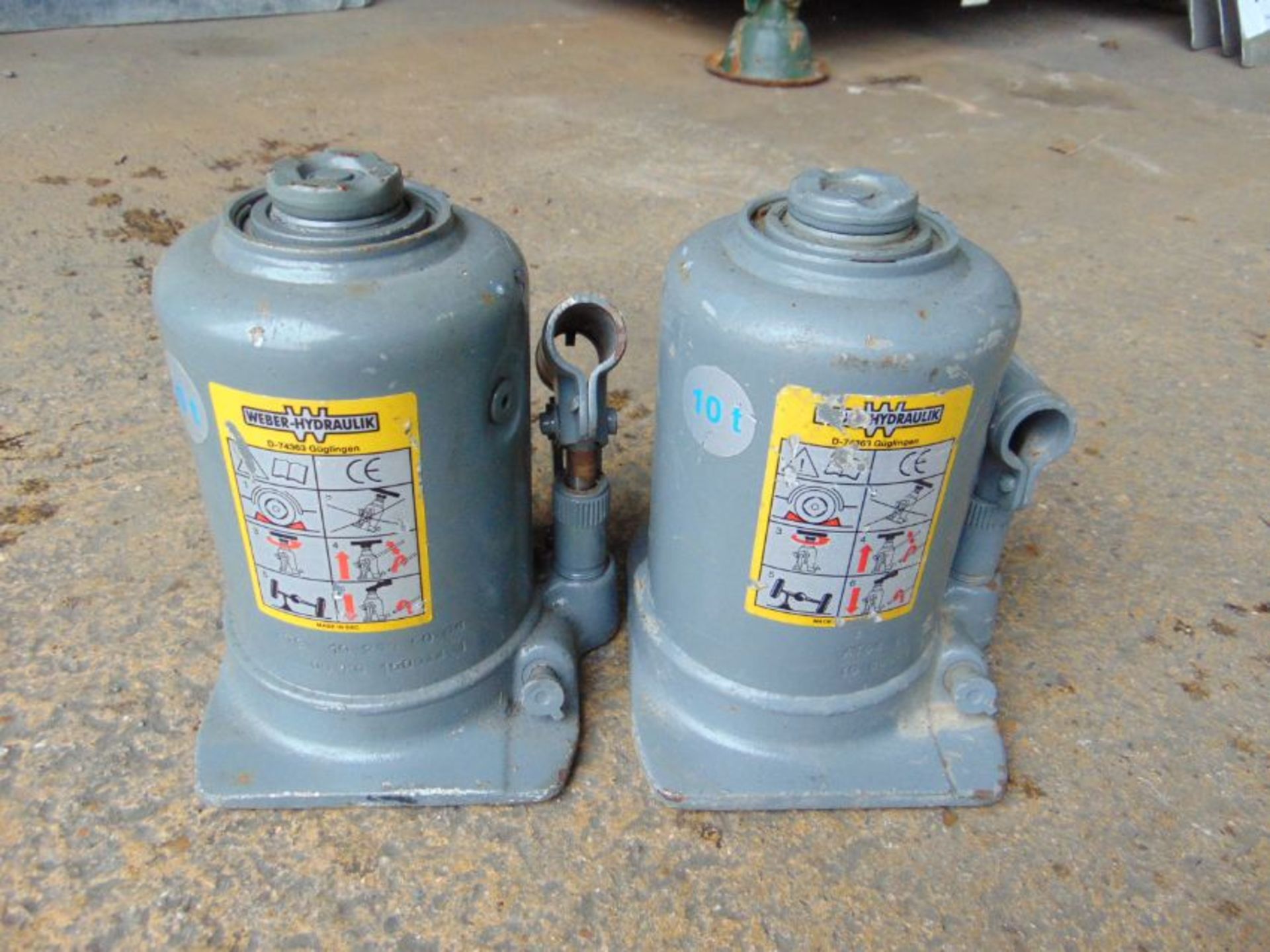 Q 2 Weber 10 Tonne Hydraulic Jacks