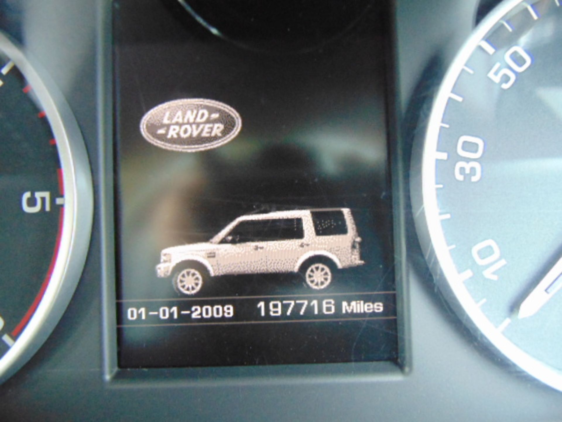 1 Owner 2011 Land Rover Discovery 4 SDV6 GS 5d 6 Speed Auto - Image 16 of 23