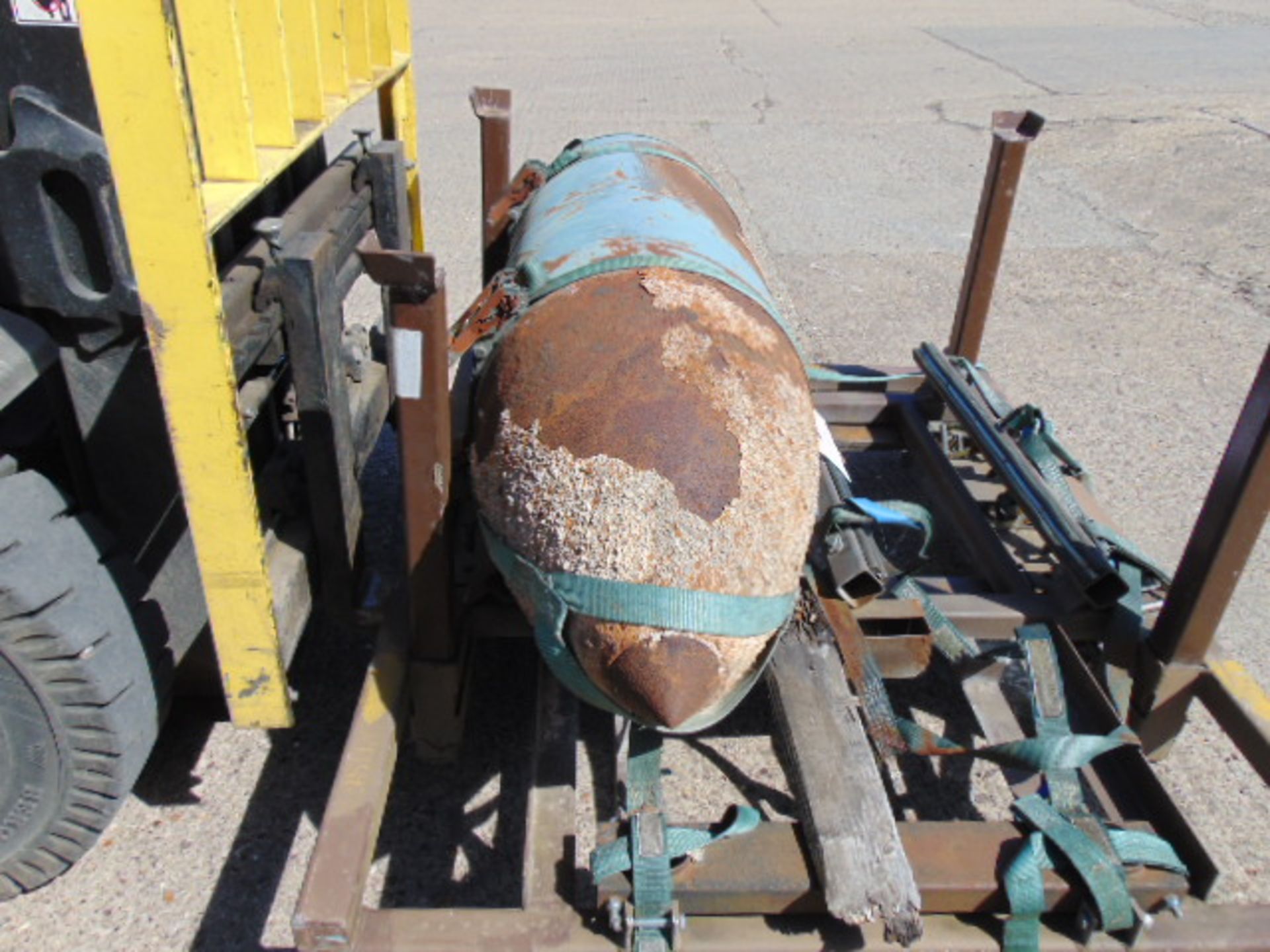 Rare and Unusual 1000 lb practice bomb dropped by harrier jump jet - Image 2 of 3