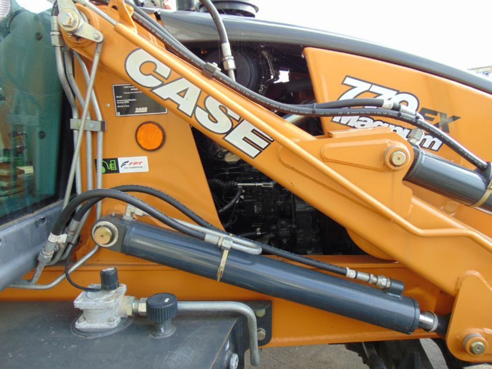 UNUSED Case 770 EX Magnum Backhoe Excavator - Image 19 of 33