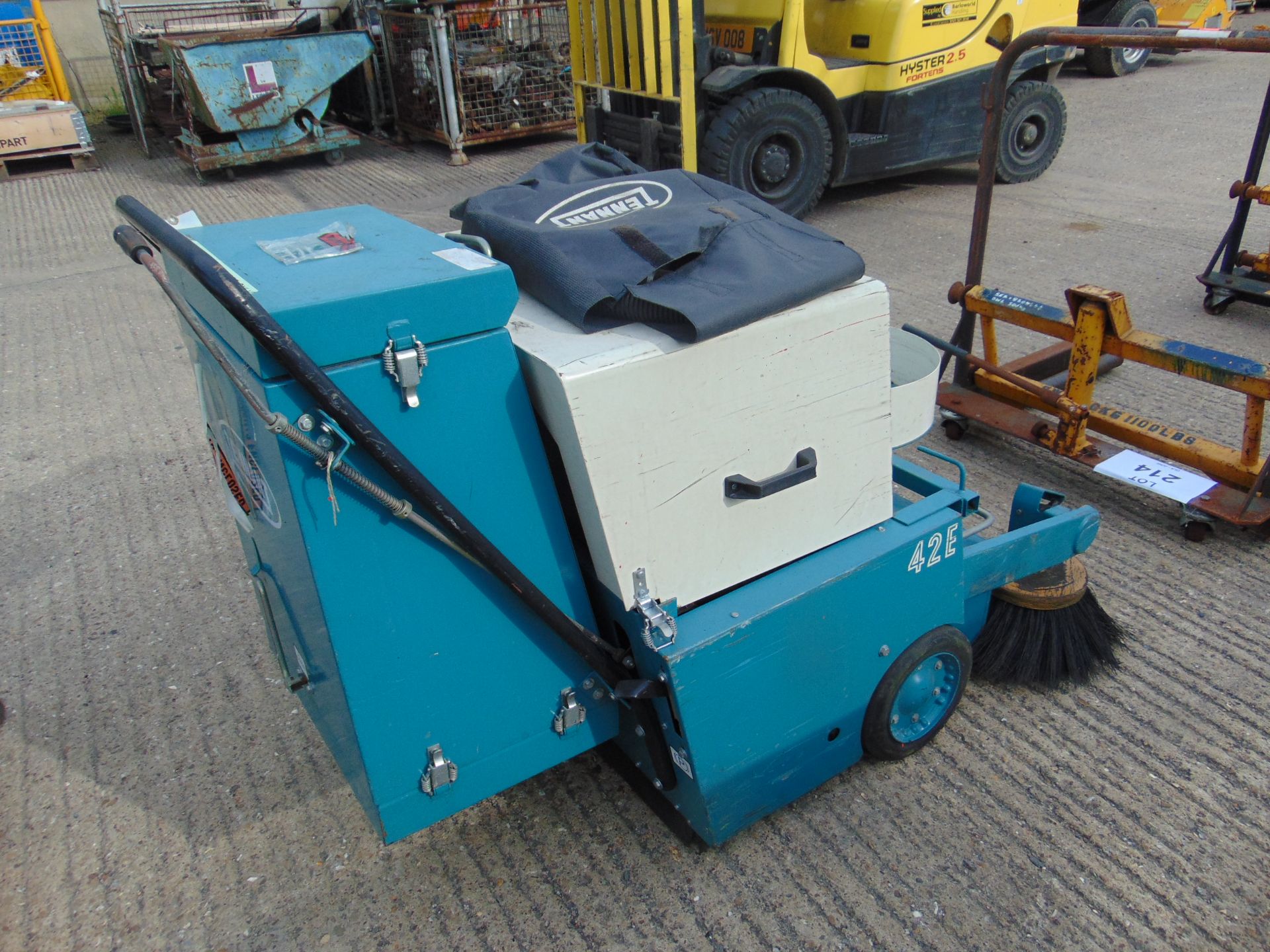 TENNANT 42E FLOOR SWEEPER MACHINE FROM MOD - Image 3 of 6