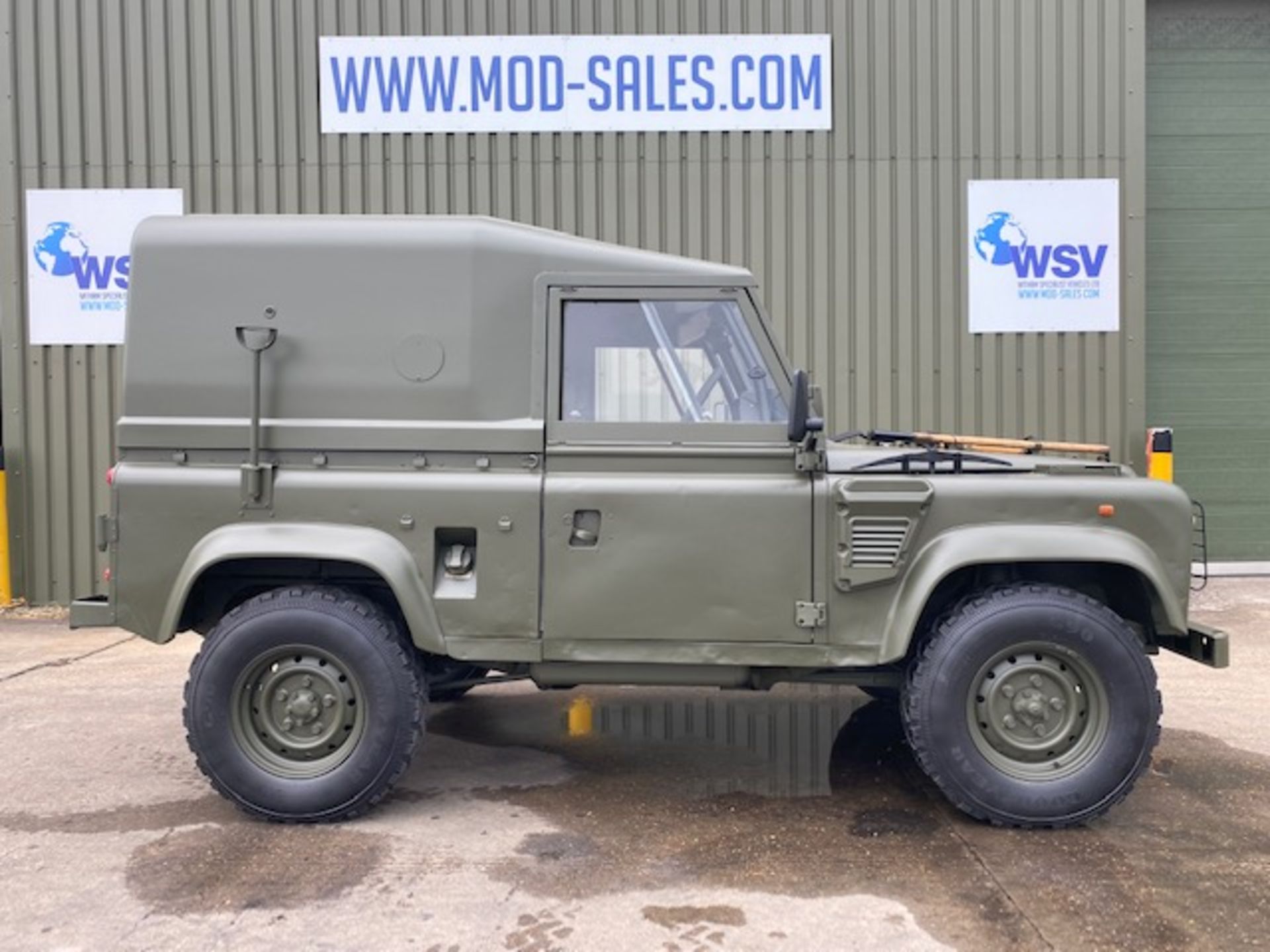 1998 Land Rover Wolf 90 Hard Top with Remus upgrade ONLY 89,208km! - Image 7 of 47