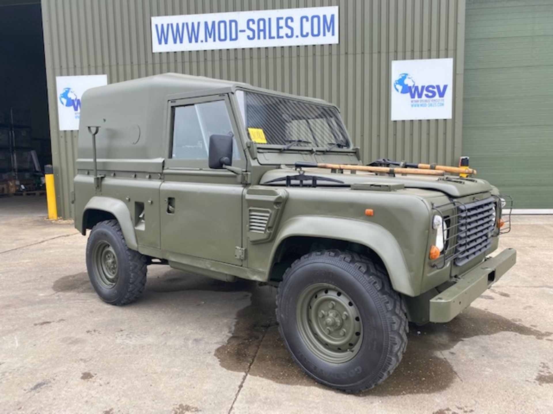 1998 Land Rover Wolf 90 Hard Top with Remus upgrade ONLY 89,208km! - Image 2 of 47