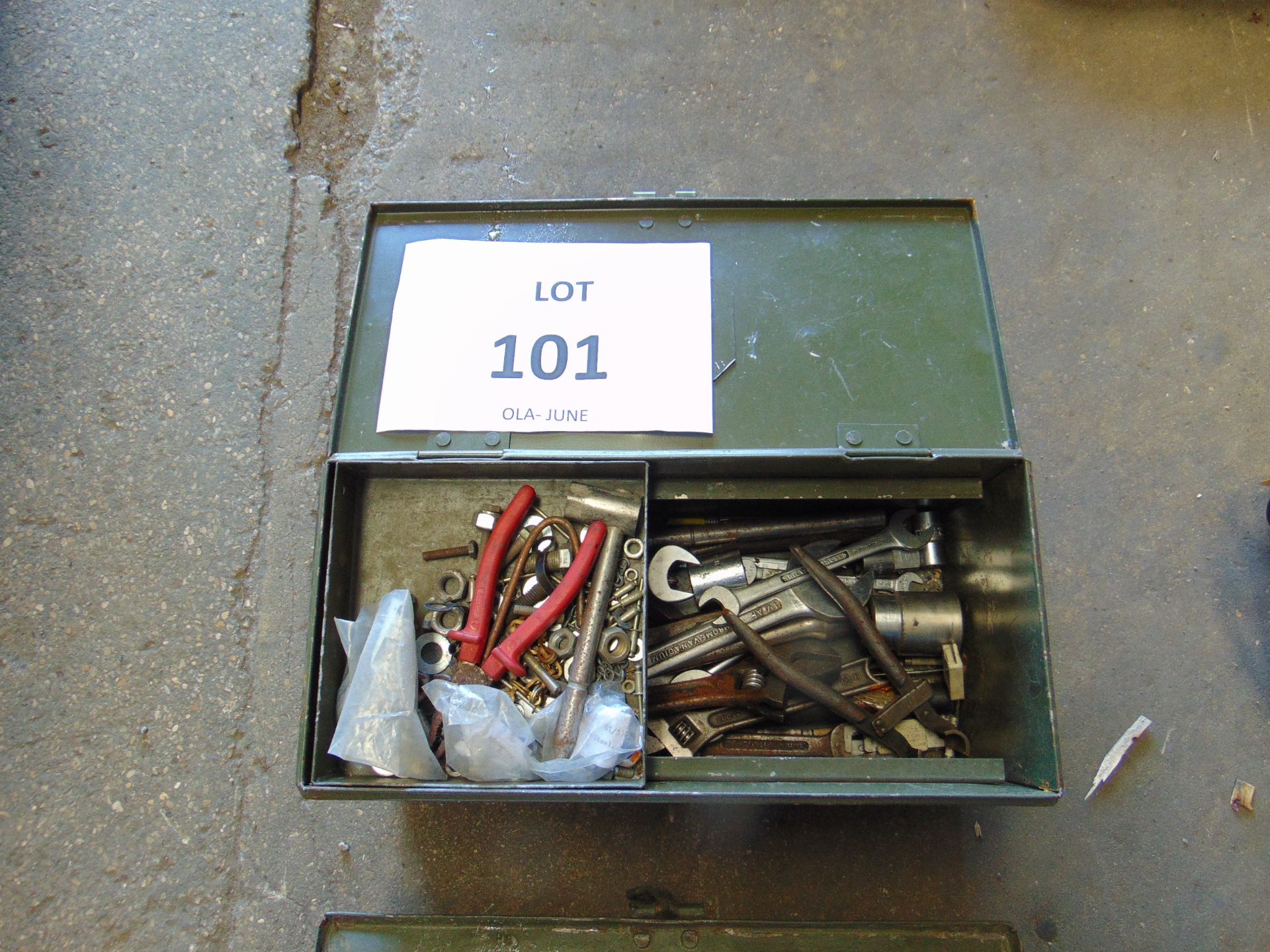 VEHICLE MECHANICS TOOL KIT .AS SHOWN