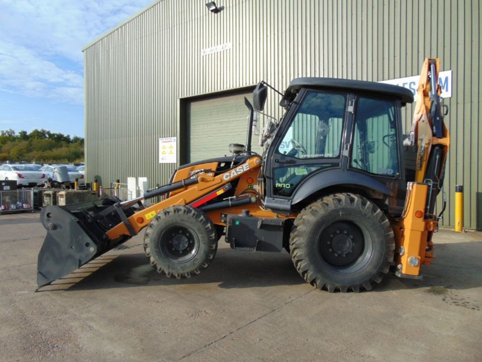 UNUSED Case 770 EX Magnum Backhoe Excavator - Image 15 of 33