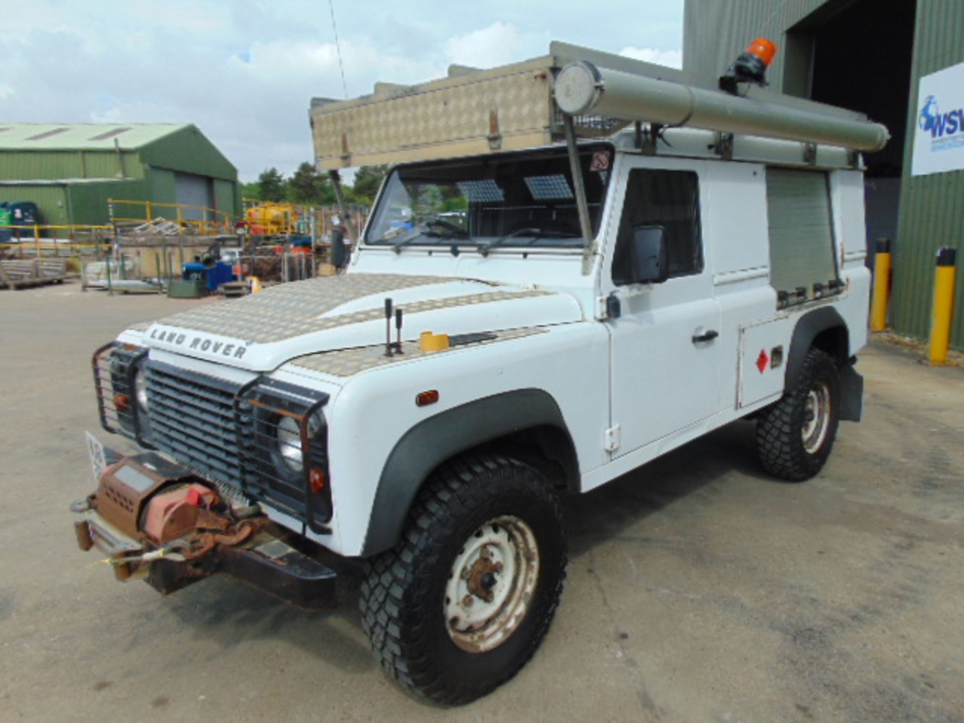 2011 Land Rover Defender 110 Puma hardtop 4x4 Utility vehicle - Image 4 of 36