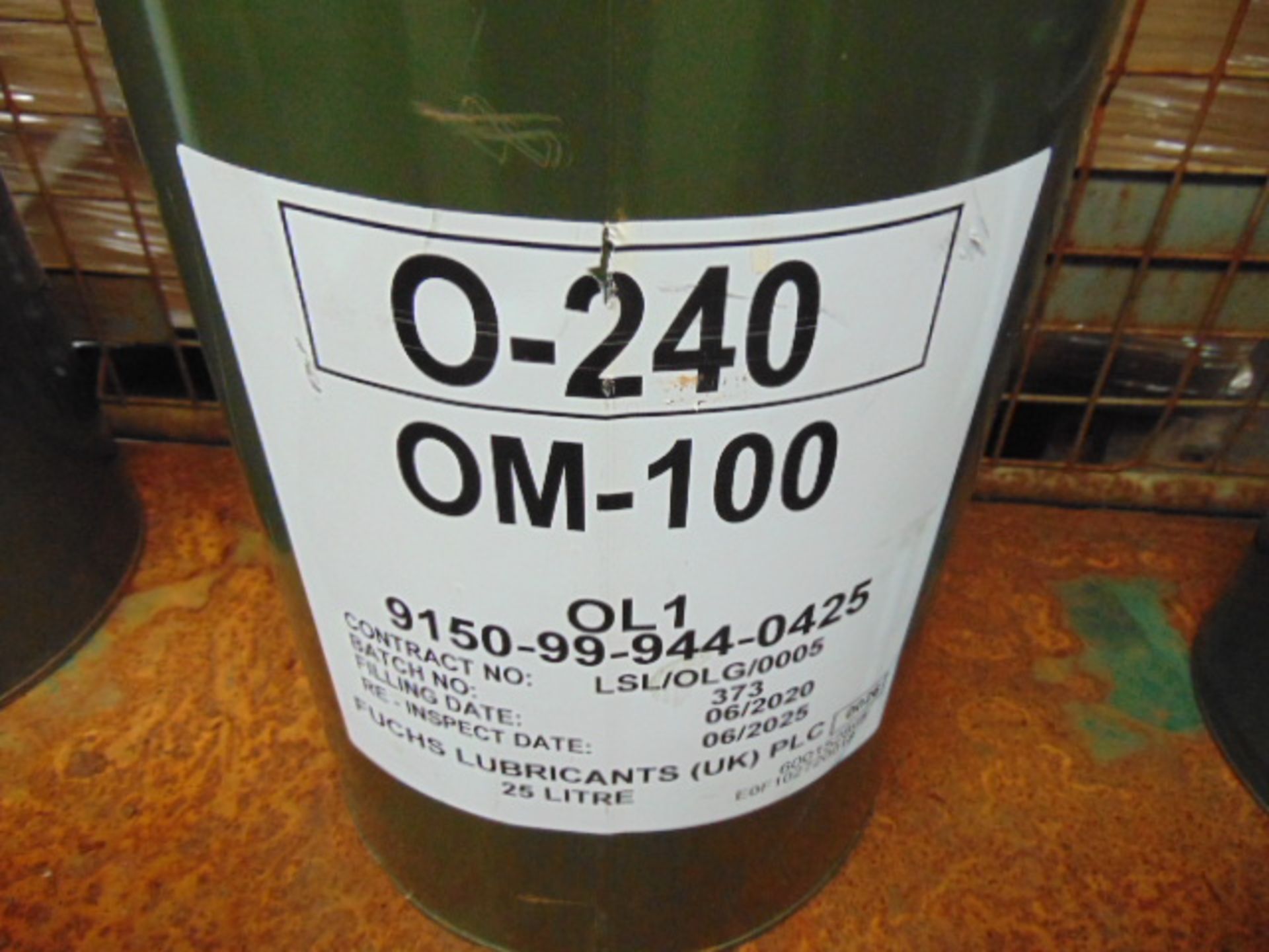 1 x Unissued 25L Drum of OM-100 Mineral Oil Based Lubricating Oil for Turbine Aircraft - Image 2 of 2