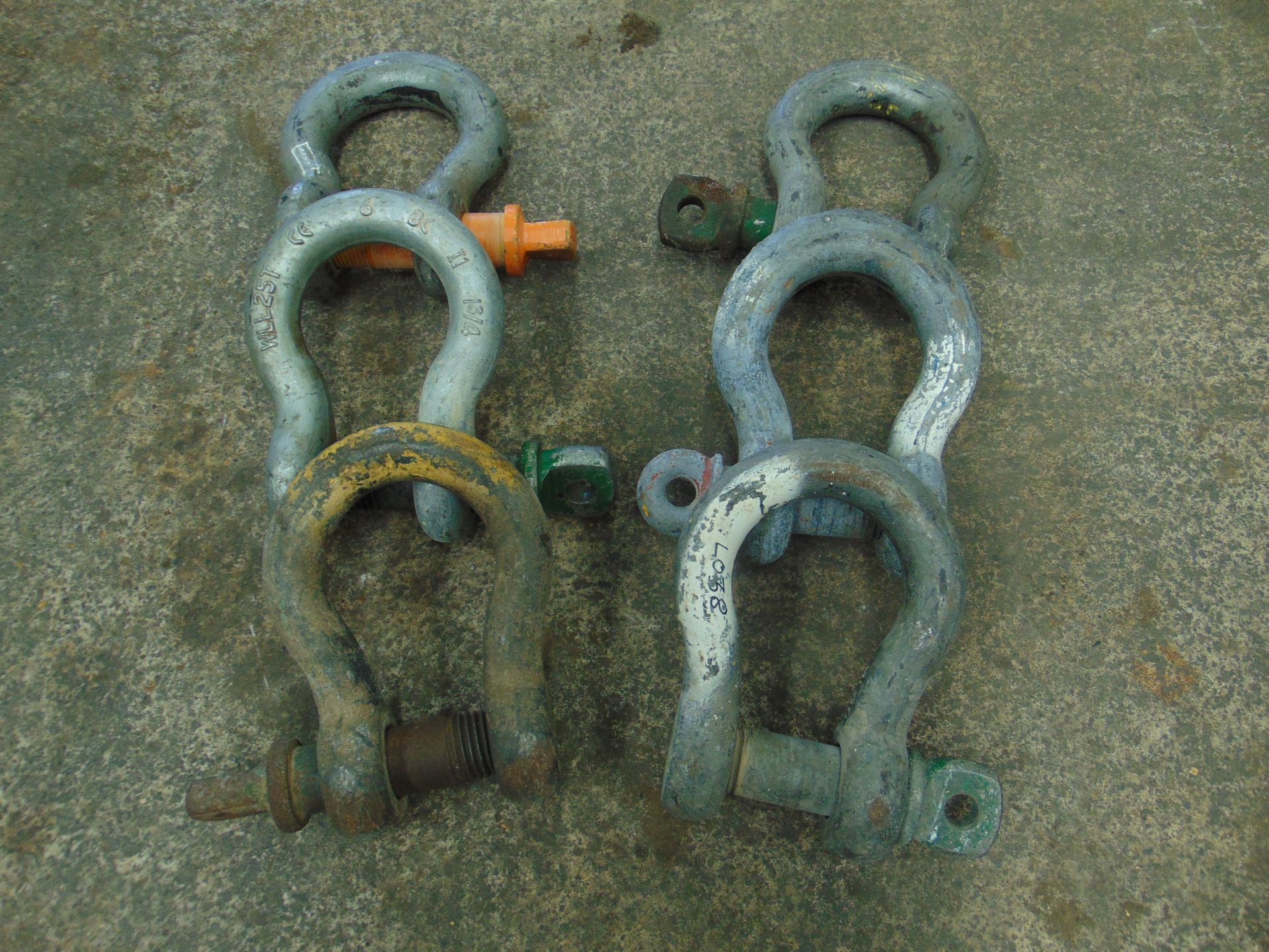 6 x 25T BOW SHACKLES