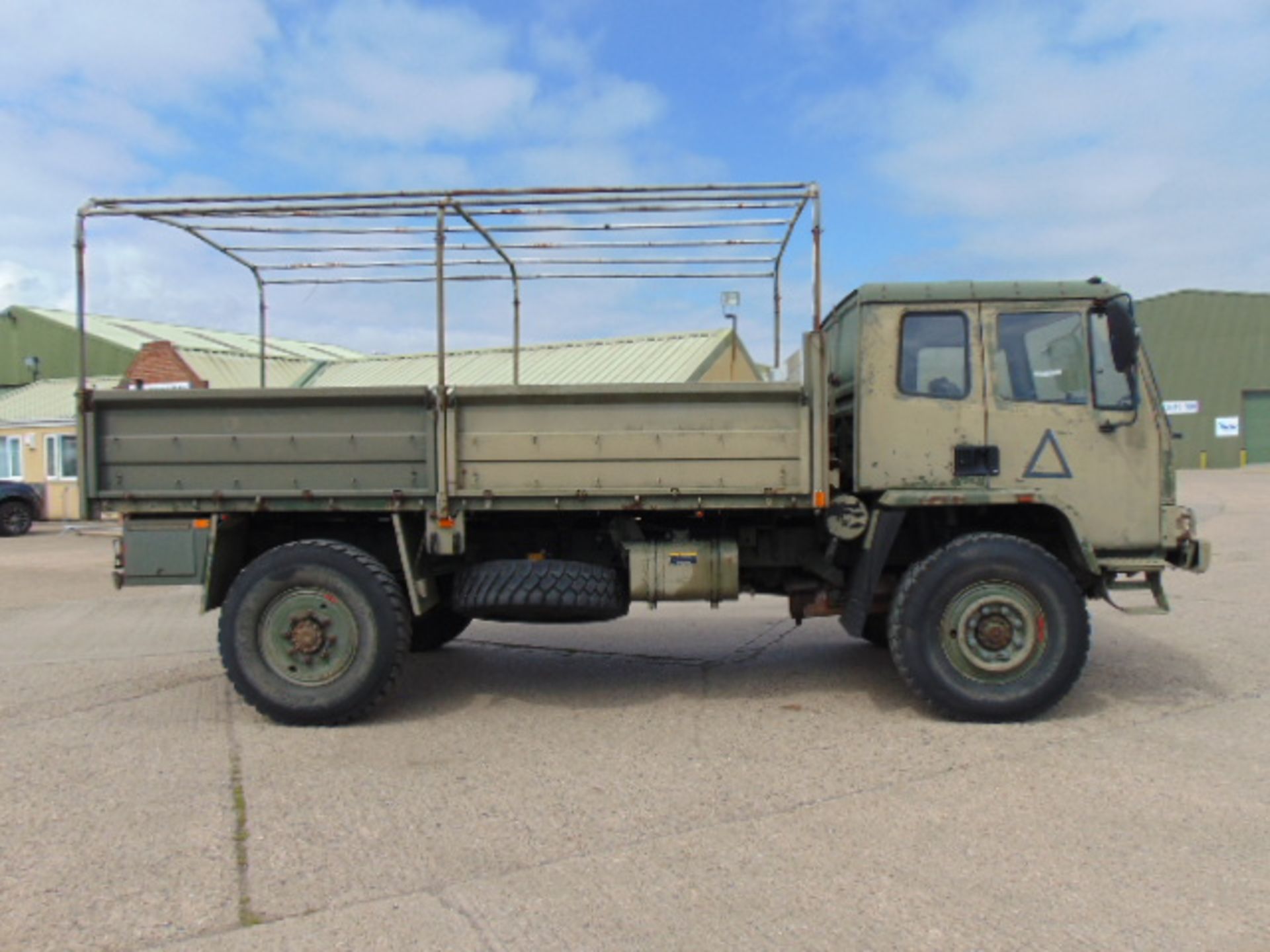 Left Hand Drive Leyland Daf 45/150 4 x 4 fitted with Hydraulic Winch ( operates Front and Rear ) - Image 5 of 27