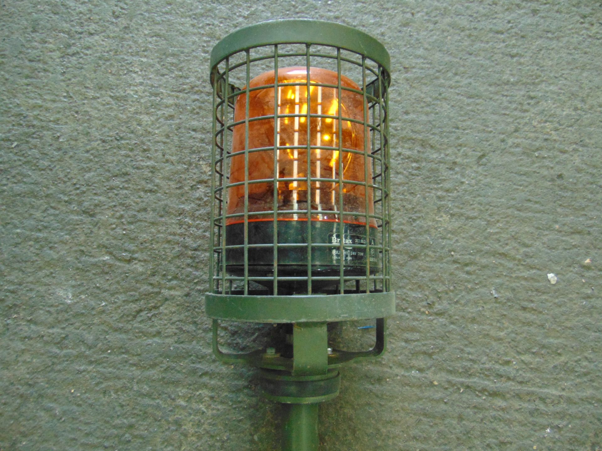 AFV AMBER FLASHING BEACON WITH PROTECTIVE CAGE - Image 2 of 3