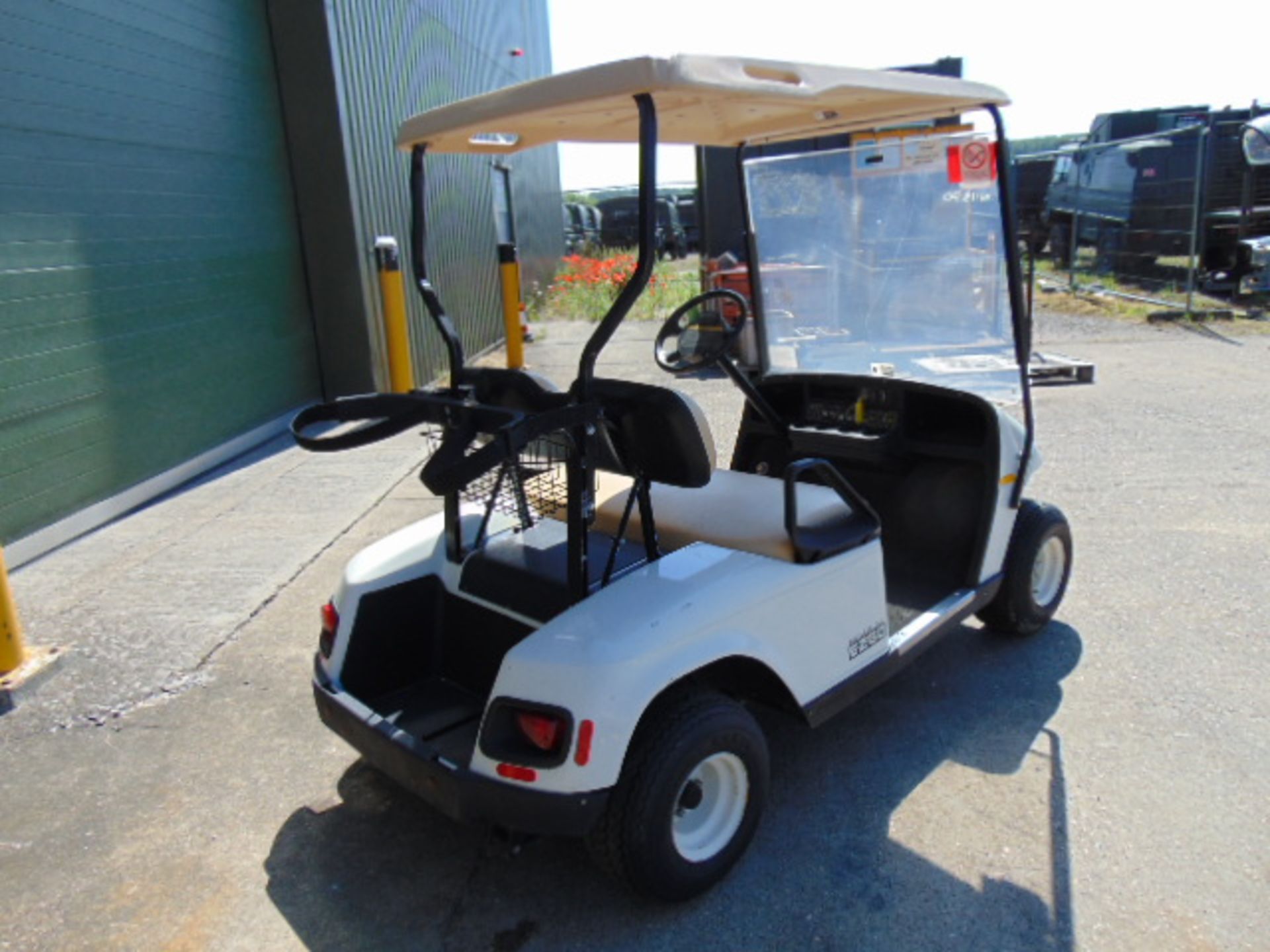 E-Z-GO Electric 2 Seat Golf Buggy ONLY 223 HOURS! - Image 6 of 17