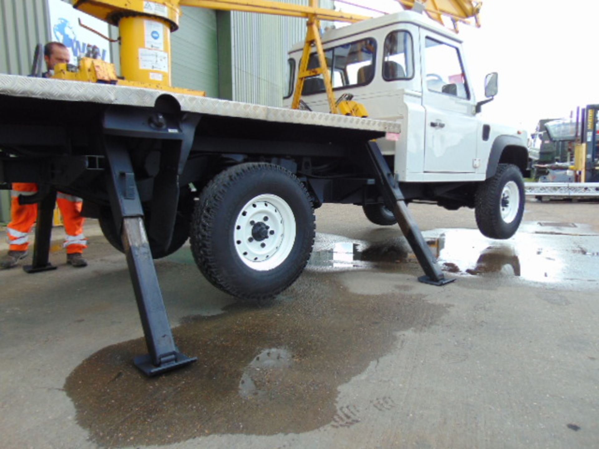 2010 Land Rover Defender 130 2.4 Puma Cherry Picker / Access Lift ONLY 83,760 MILES! - Image 19 of 32