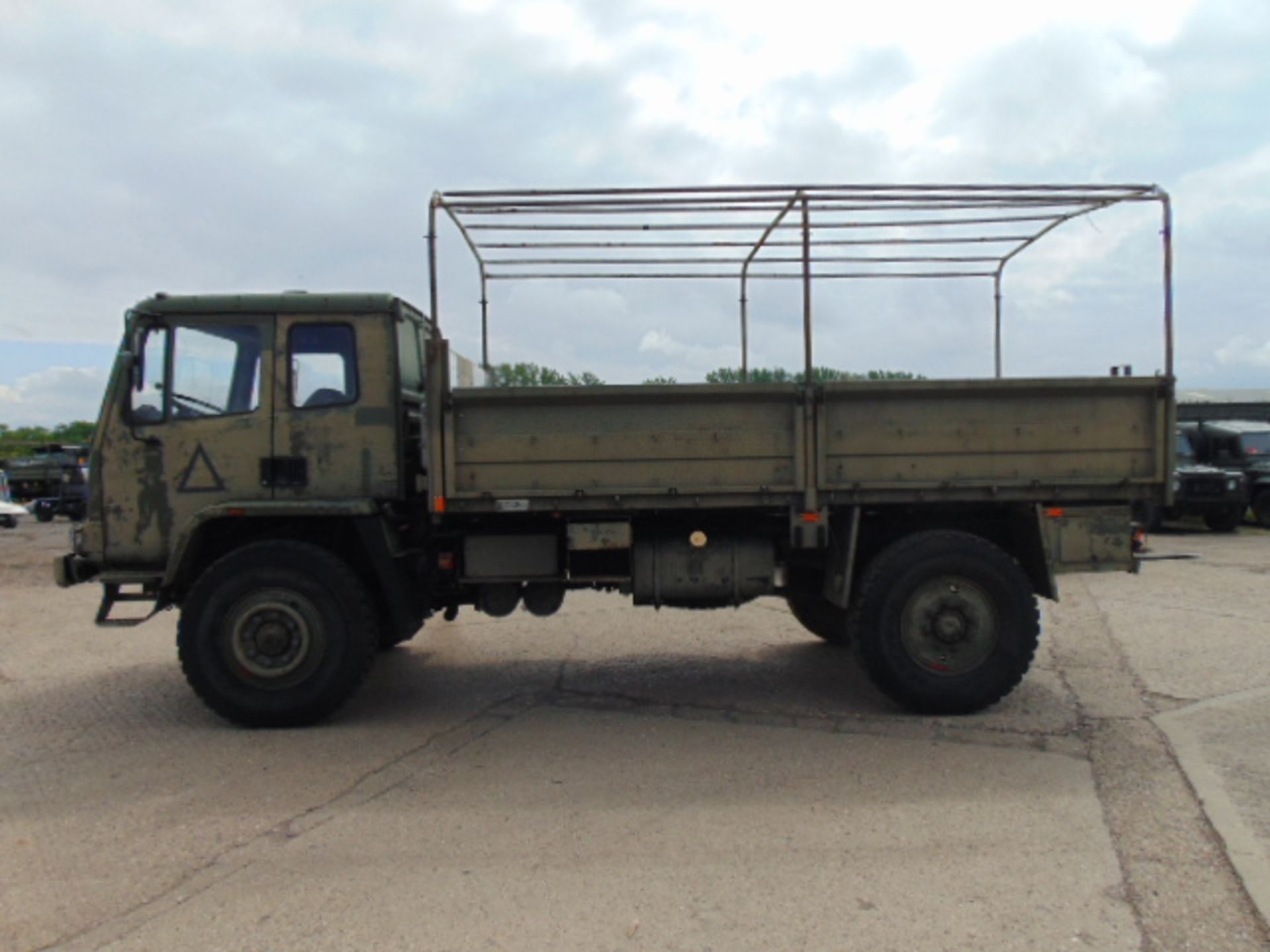 Left Hand Drive Leyland Daf 45/150 4 x 4 fitted with Hydraulic Winch ( operates Front and Rear ) - Image 4 of 27