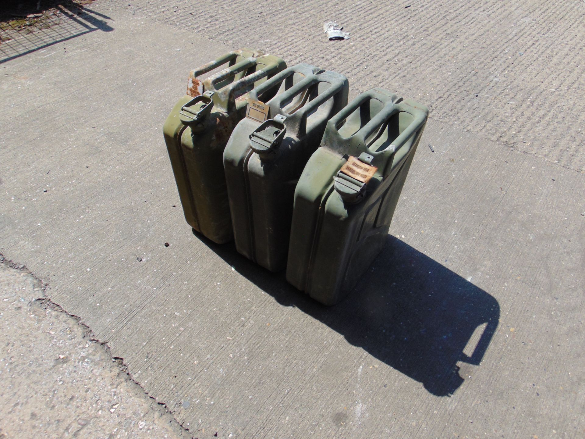 3 x 20lt FUEL JERRY CANS WITH COVERS - Image 5 of 6