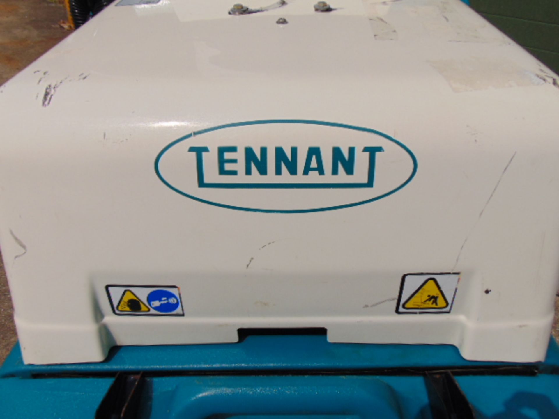 Tennant 3640 24V Walk Behind Vacuum Sweeper ONLY 236 HOURS! - Image 11 of 13