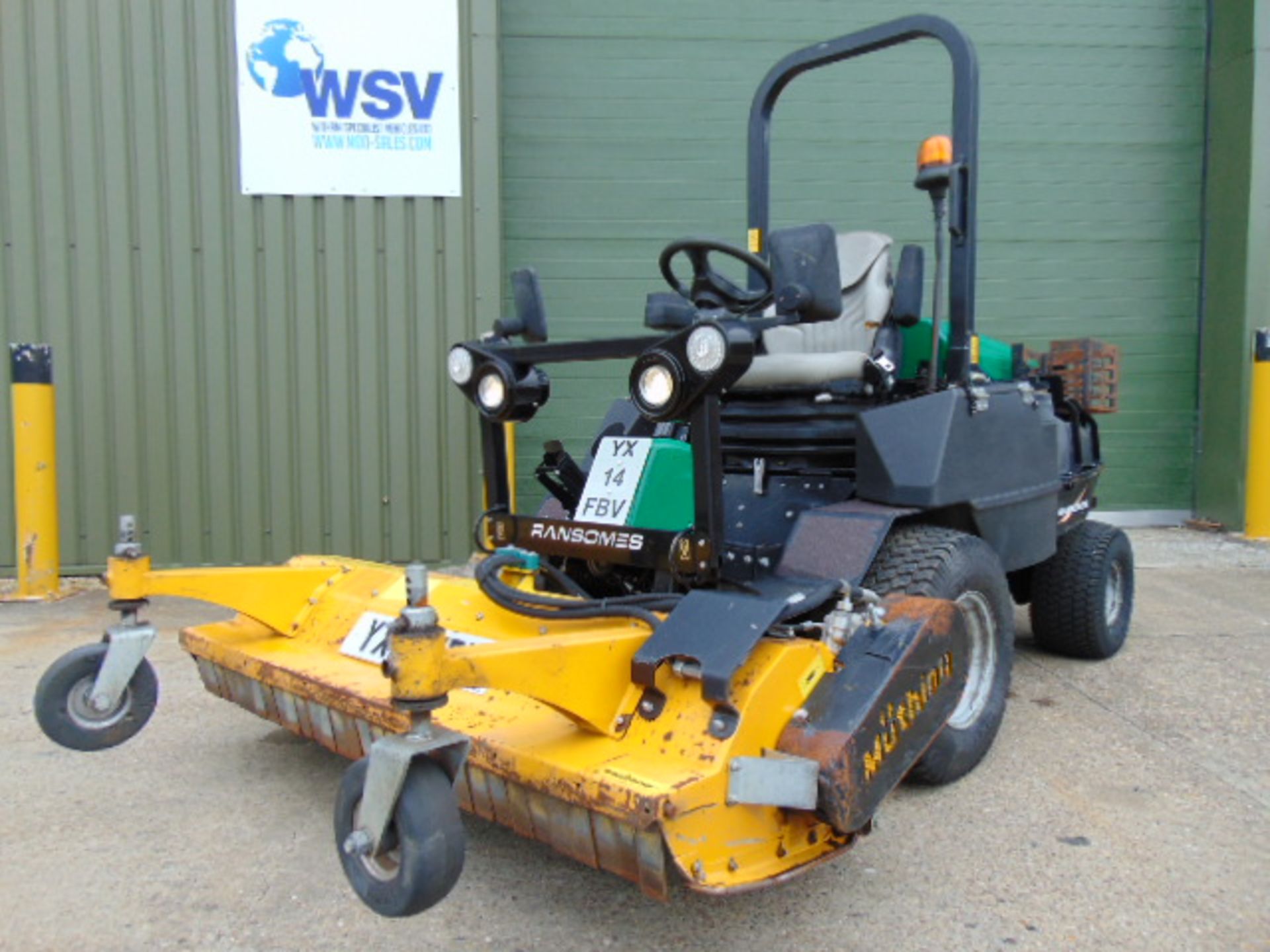 2014 Ransomes HR300 C/W Muthing Outfront Flail Mower ONLY 2,395 HOURS - Image 9 of 24