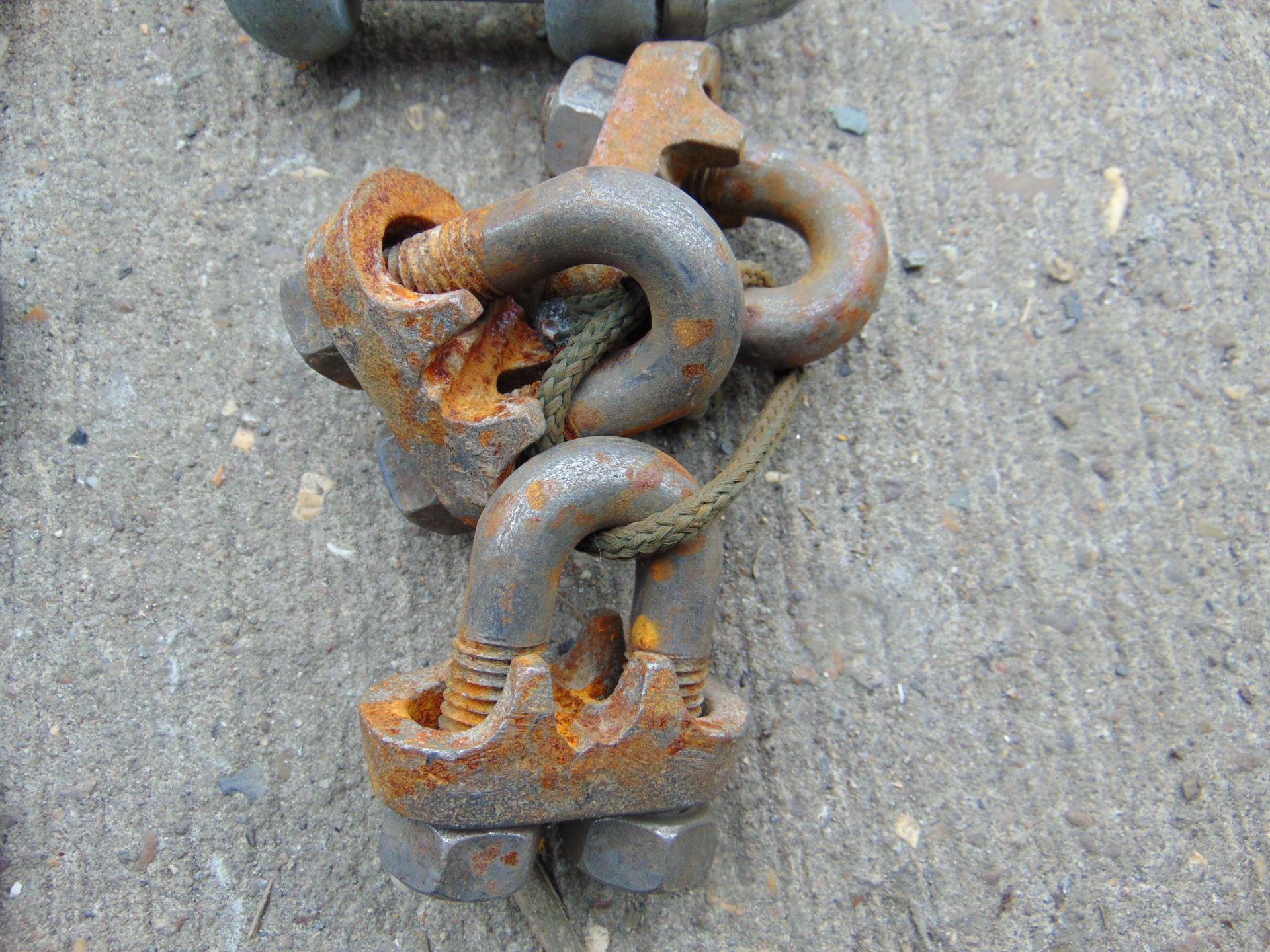 15 x M10 0.23t EYEBOLTS, 3 x WIRE ROPE CLAMPS, 30CWT D SHACKLE AND A BOX OF M10 x 30mm BOLTS - Image 4 of 6